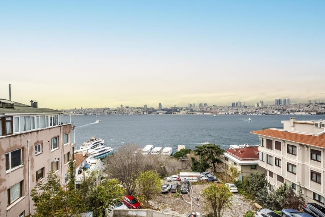 Flat with Sea View near Uskudar Ferry Station fotoğrafı
