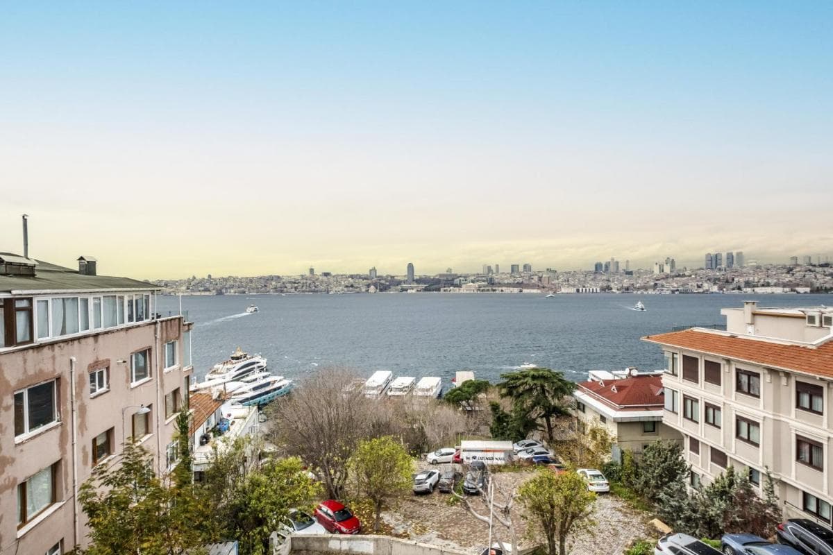 Flat with Sea View near Uskudar Ferry Station - Image 1