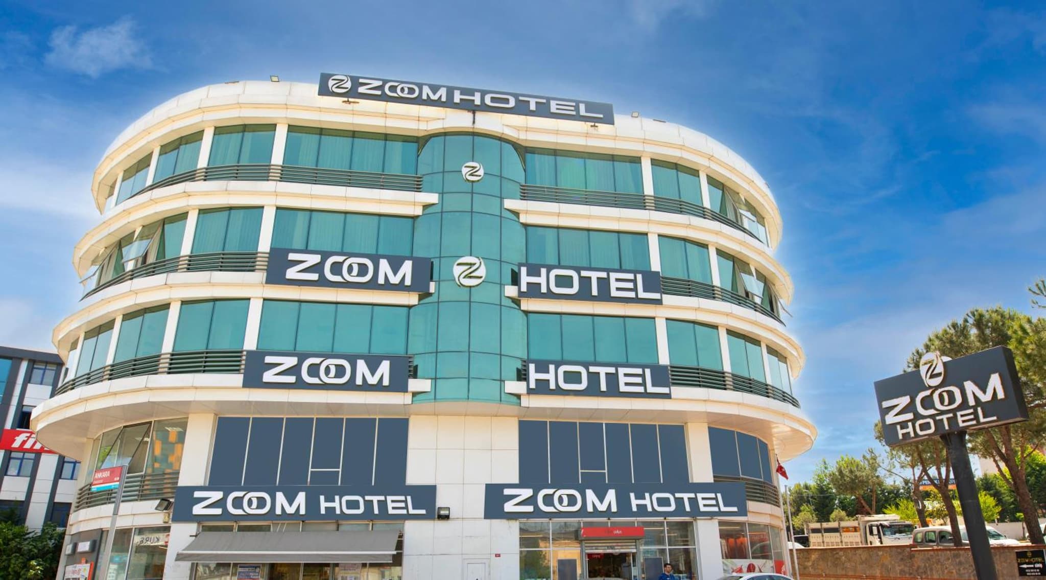 ZOOM OTEL - Image 1