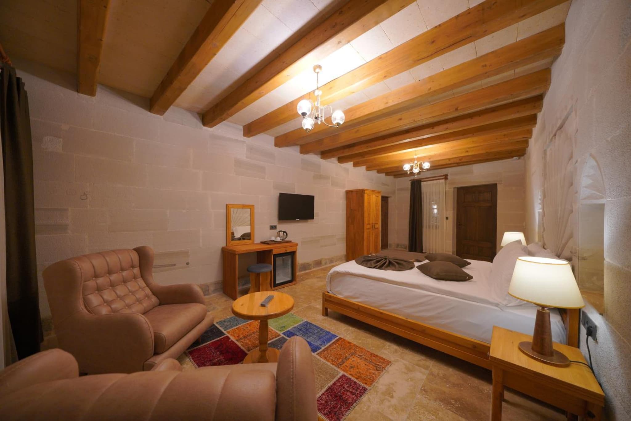 Secret Hill Cave Suites - Image 2