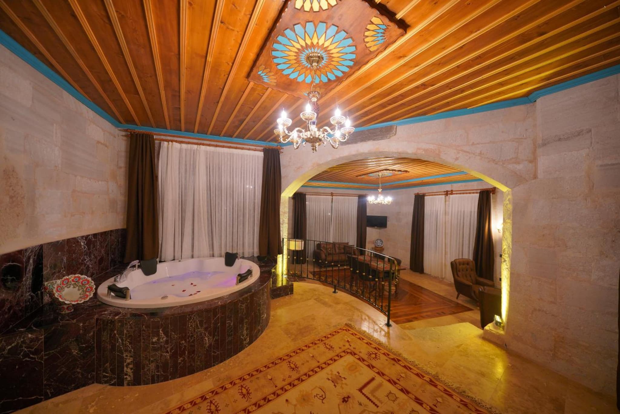 Secret Hill Cave Suites - Image 1