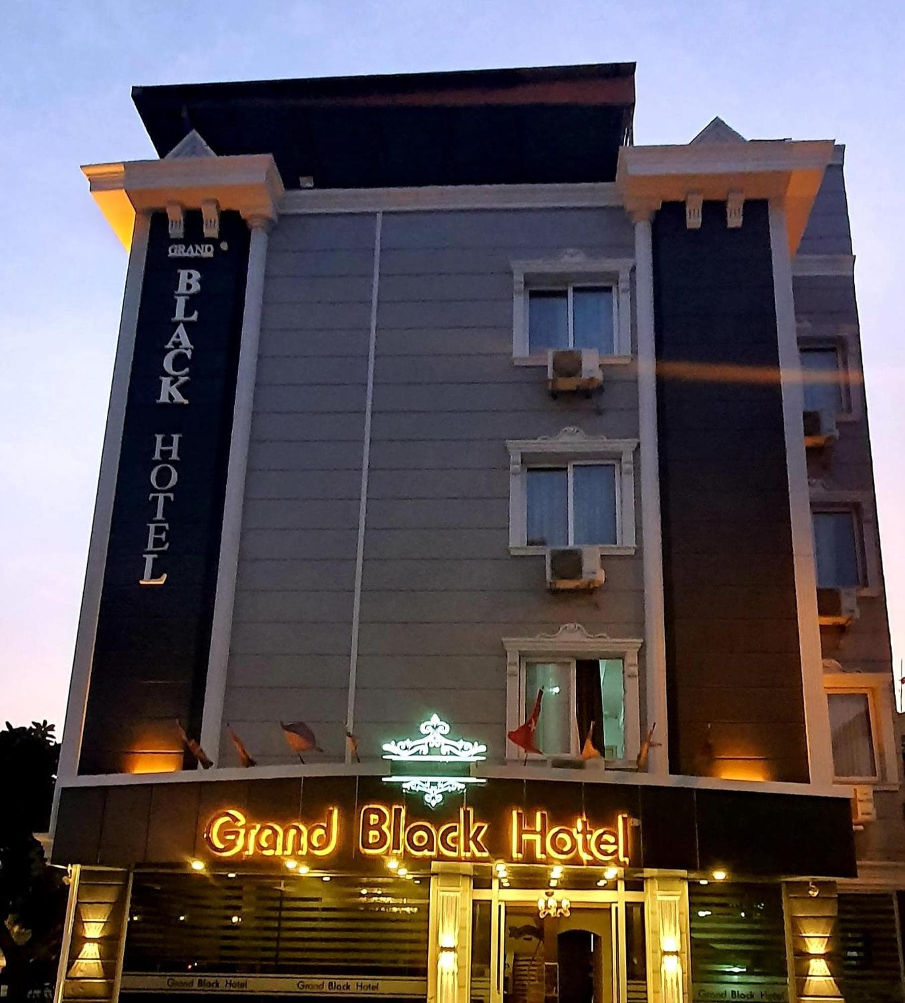 Grand Black Otel - Image 3