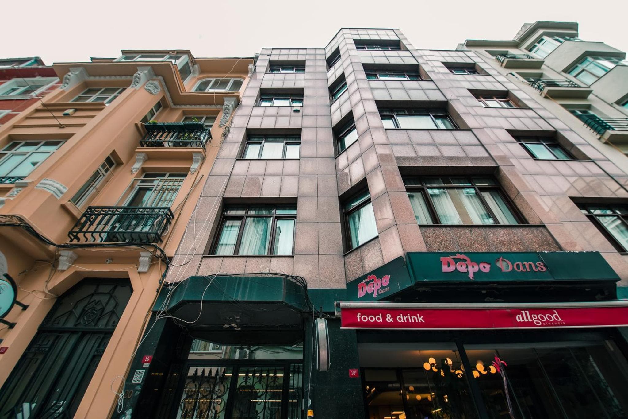 Cihangir VAV Süitleri - Image 1