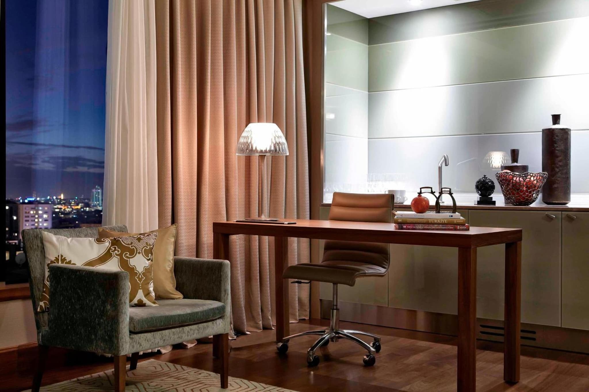 Renaissance İstanbul Polat Bosphorus Otel - Image 2