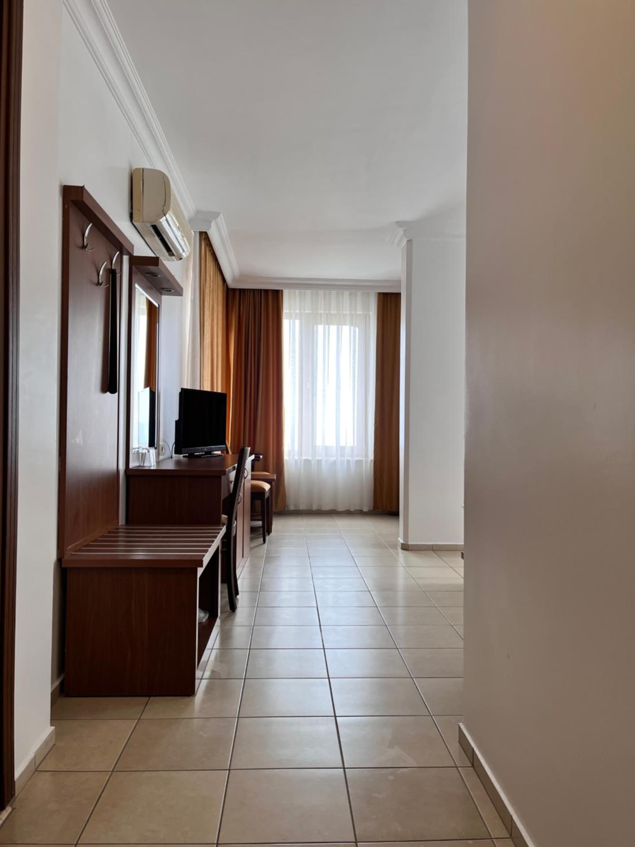 Hotel Royal Hill - Image 1