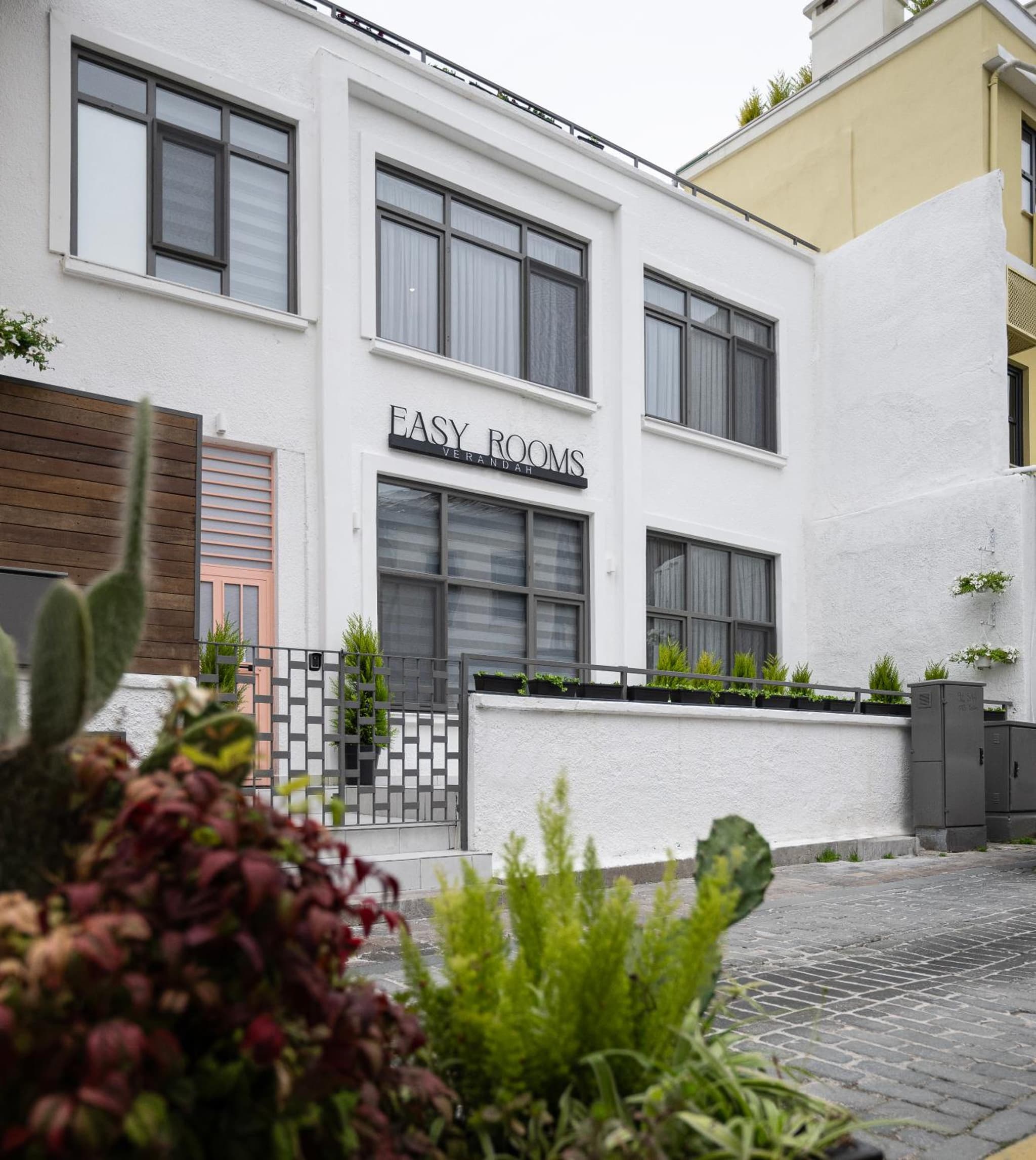 The Easy Rooms Verandah - Image 1