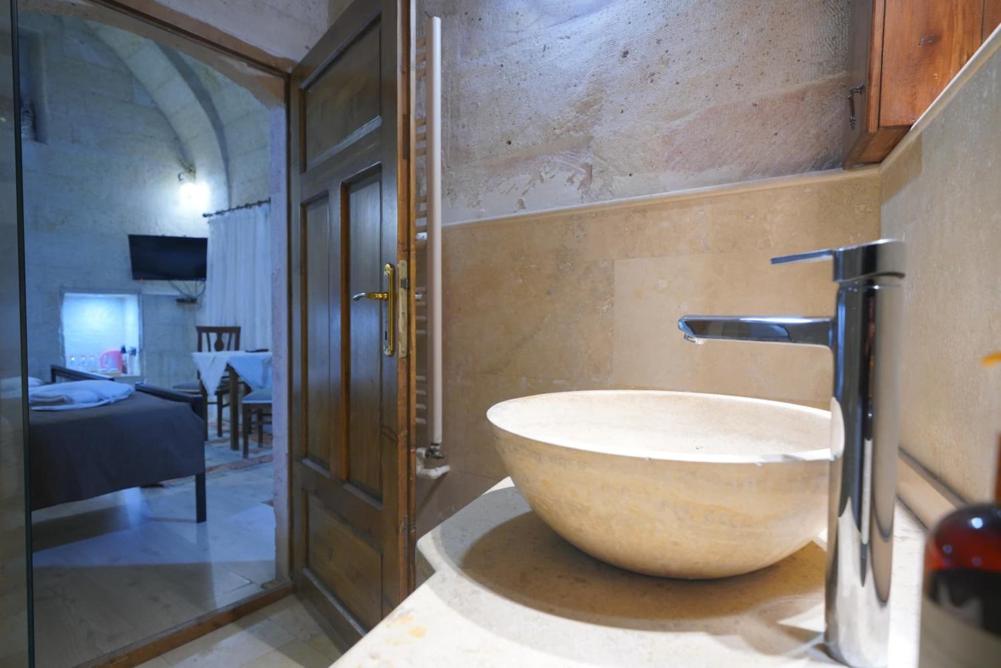 View Cave Hotel - Image 3