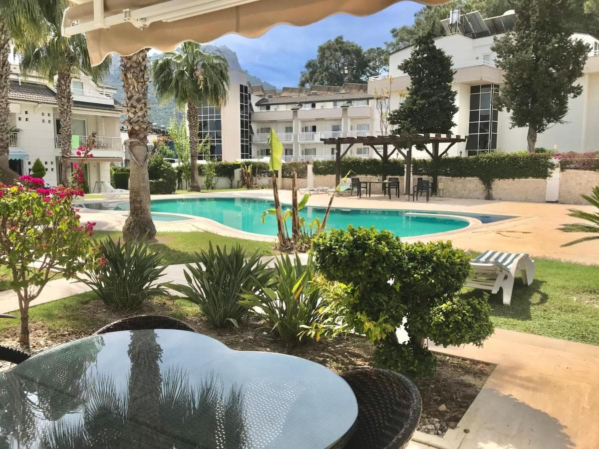 Attolos Residence - Image 1