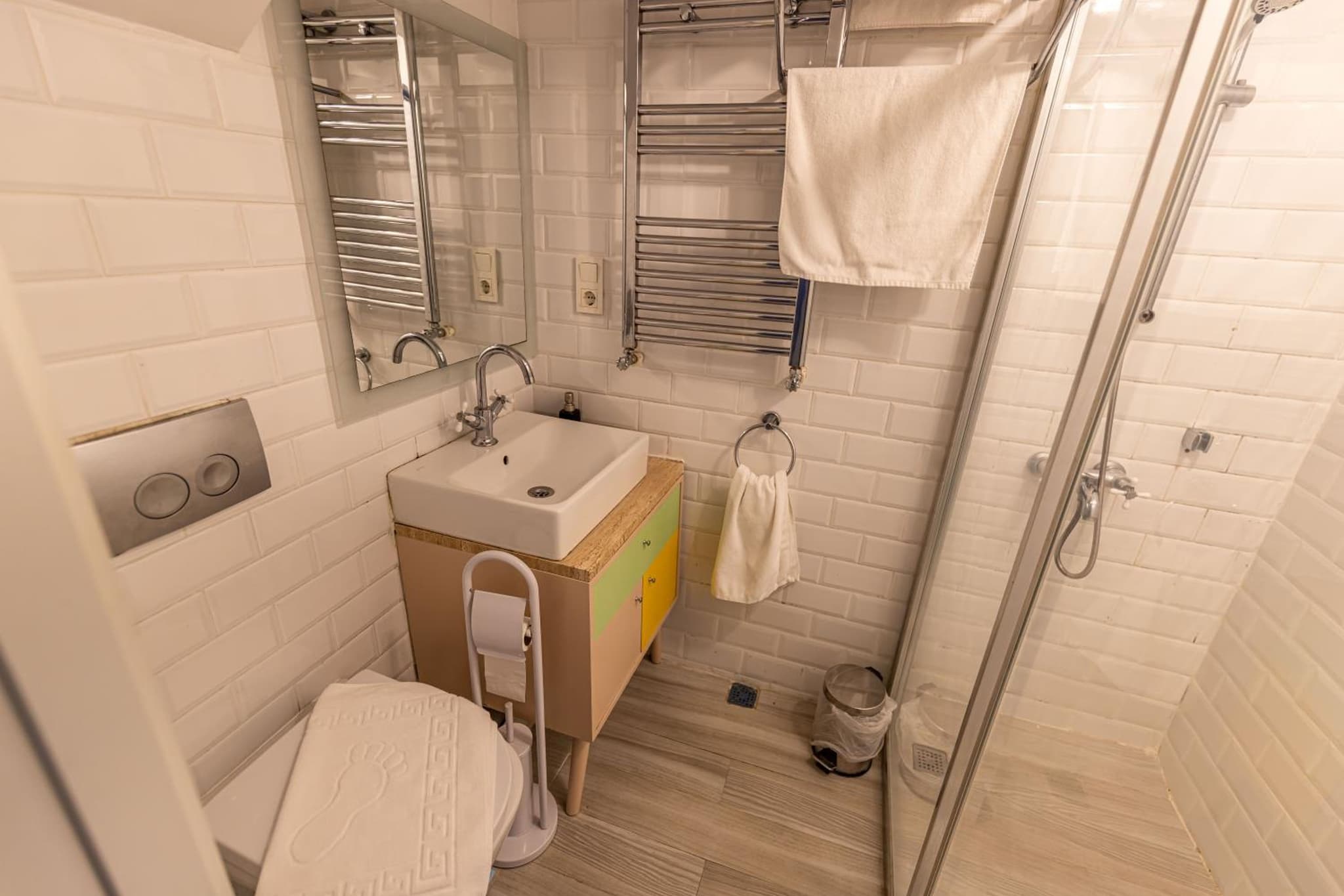 Calanthe Residence - Image 1