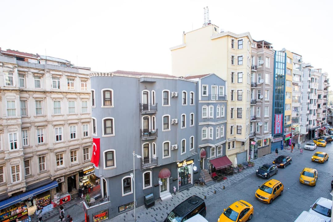 Taksim Leon's Hotel