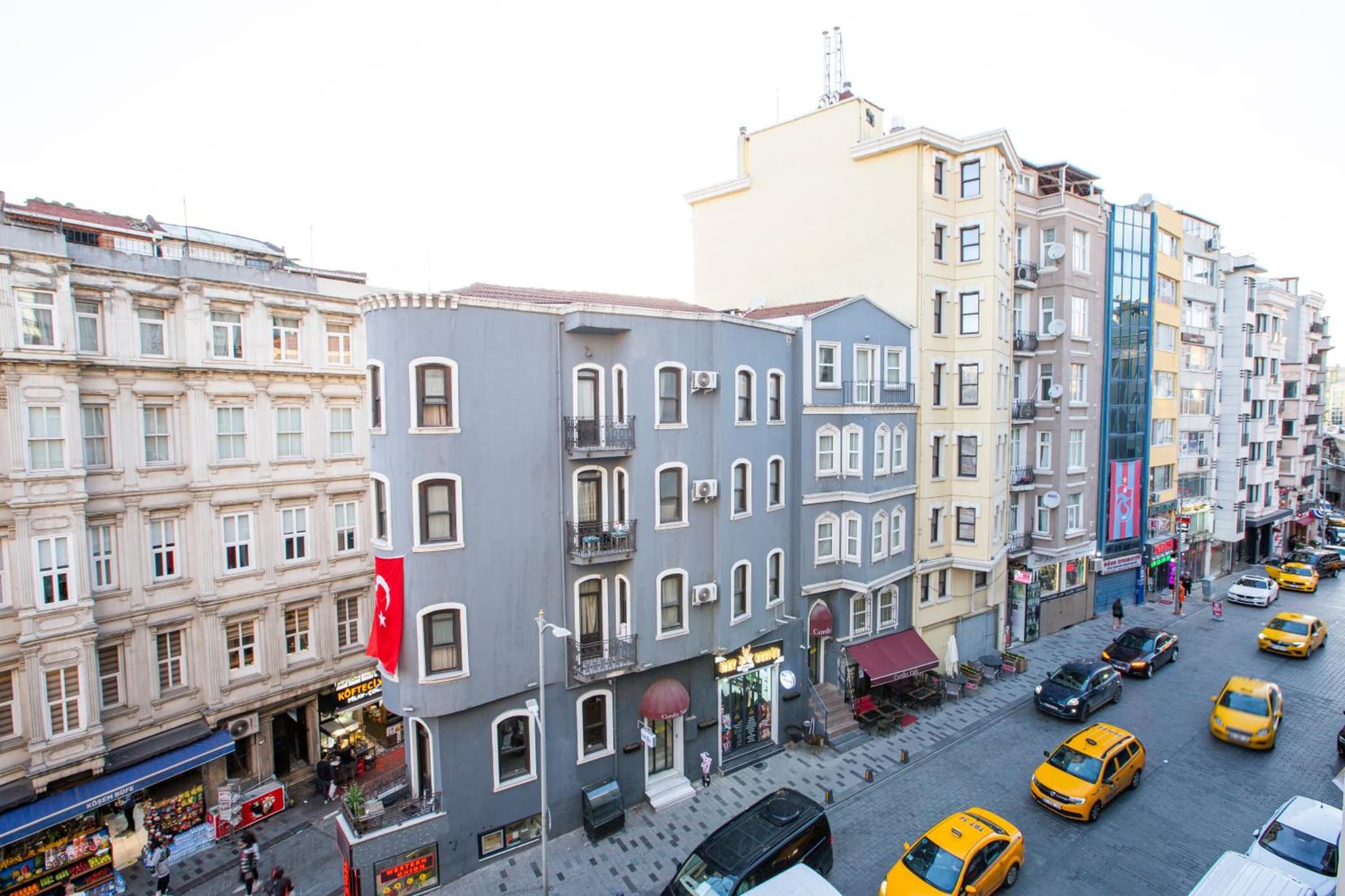 Taksim Leon's Otel - Image 1