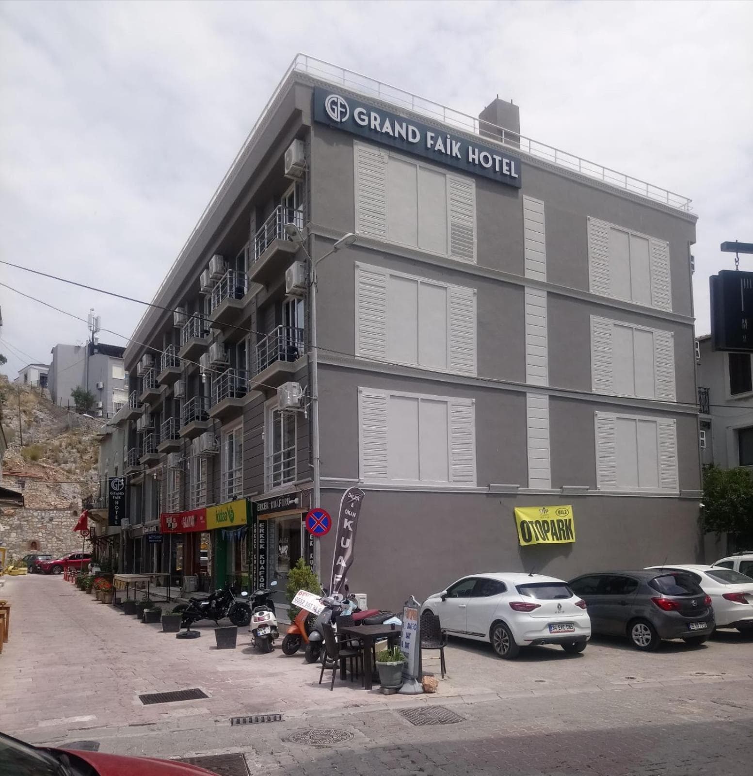 Grand Faik Hotel - Image 1