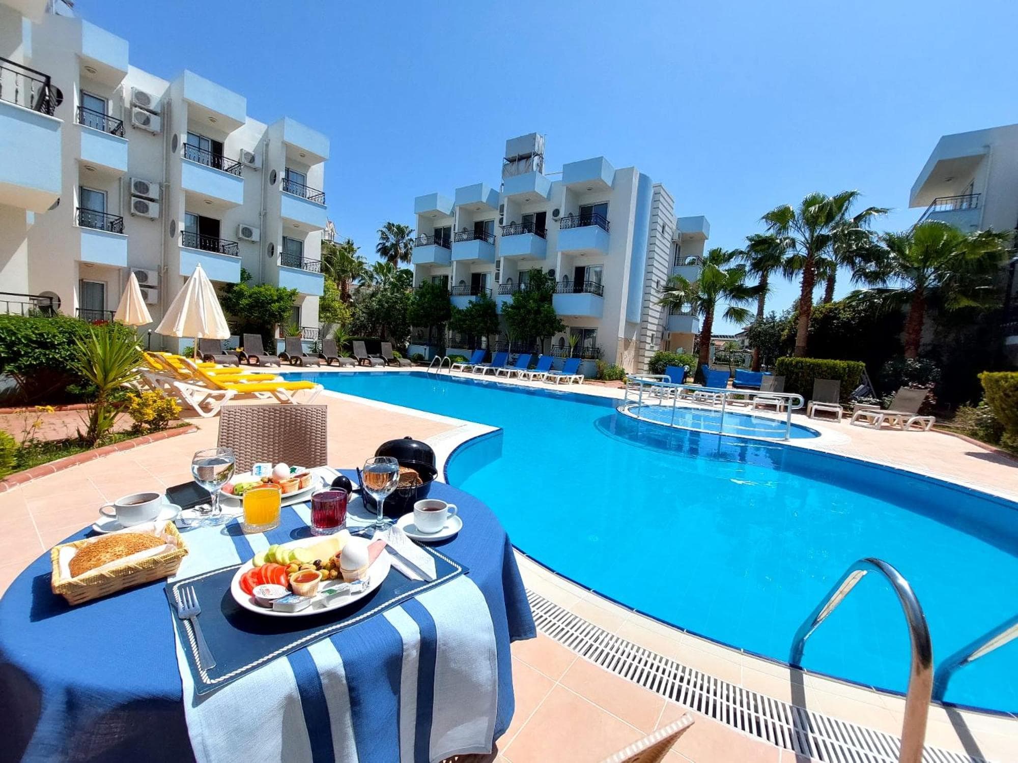 Summer rose hotel - Image 2