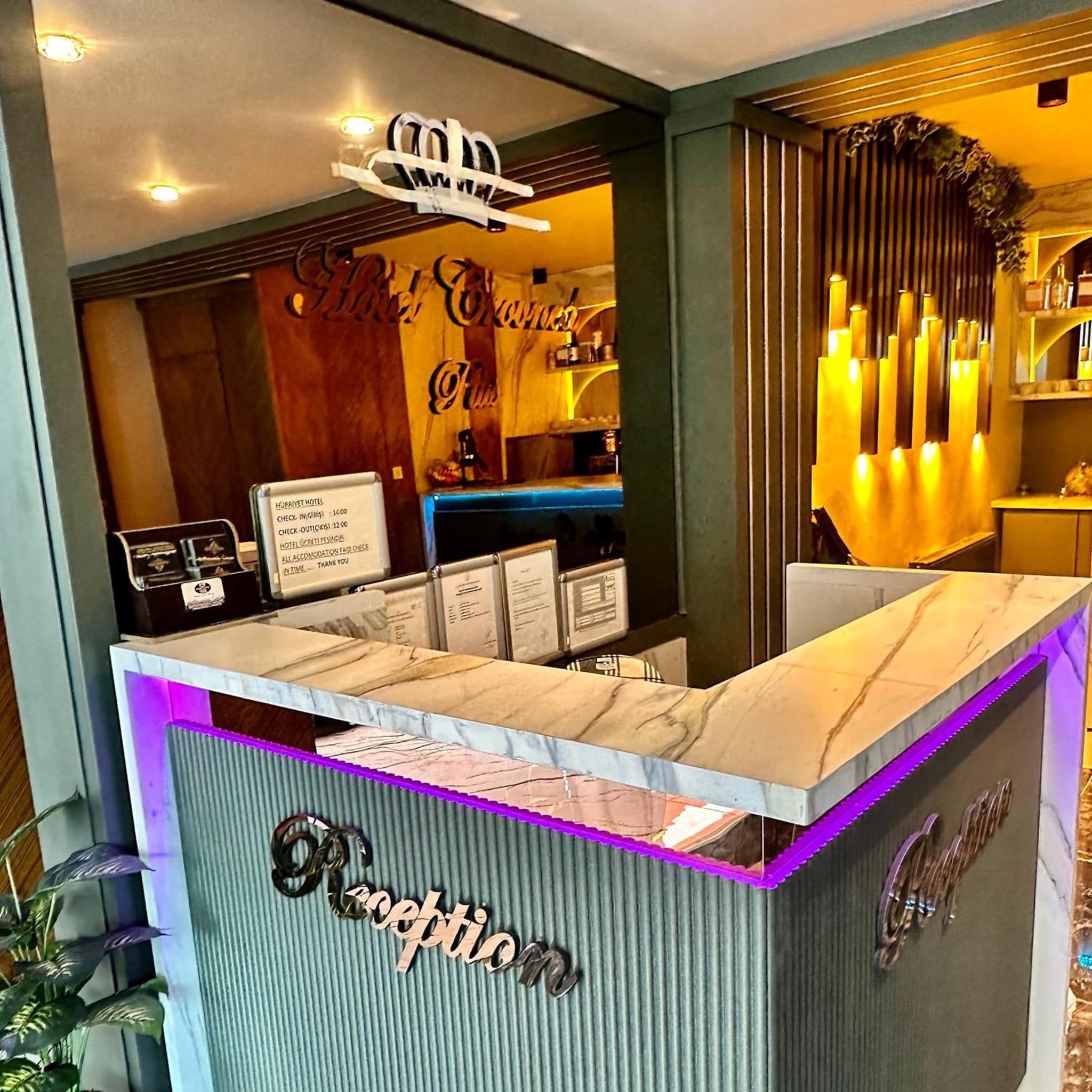 Crowned Plus Otel - Image 2