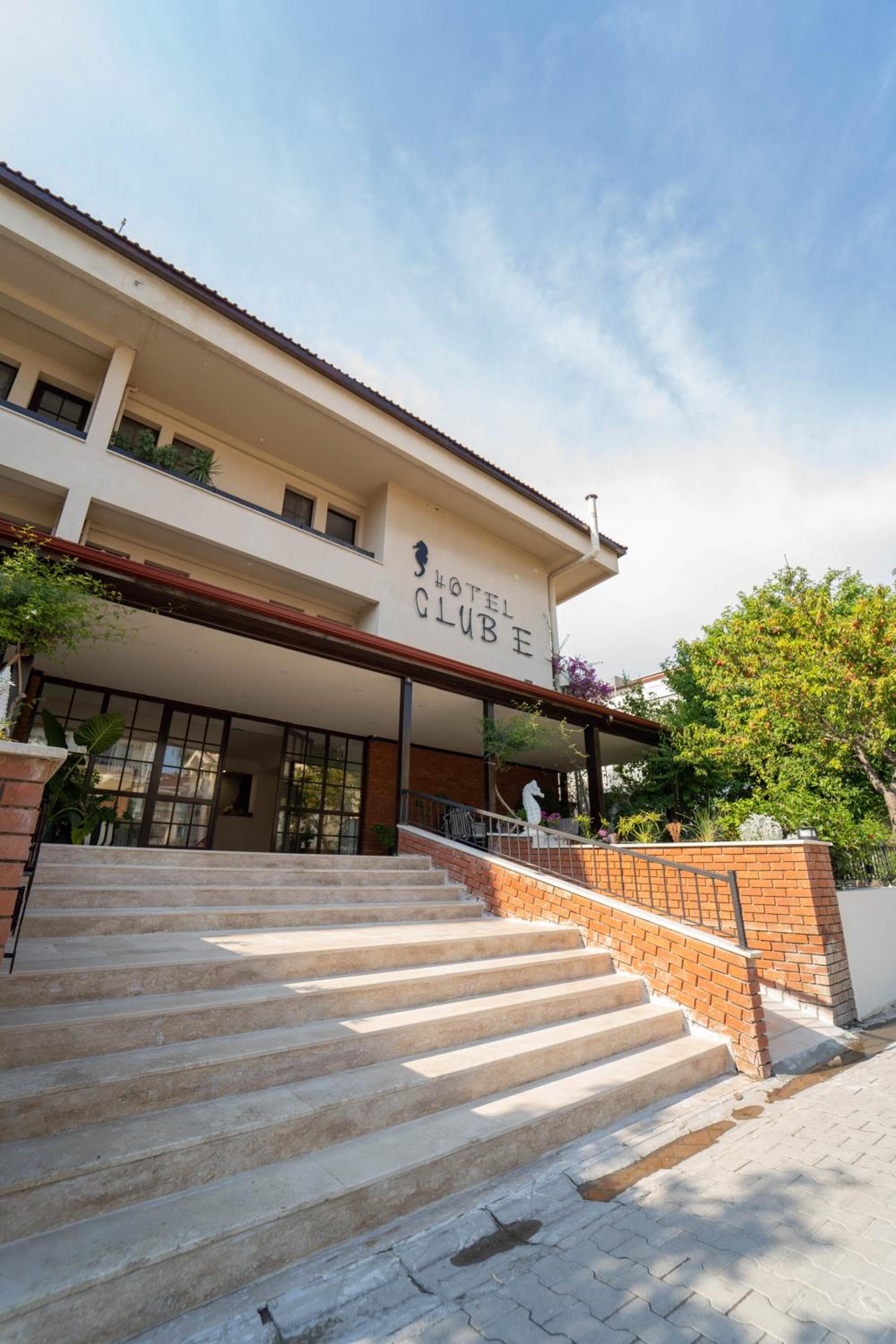 Hotel Club-E  --> Club-E Otel - Image 1