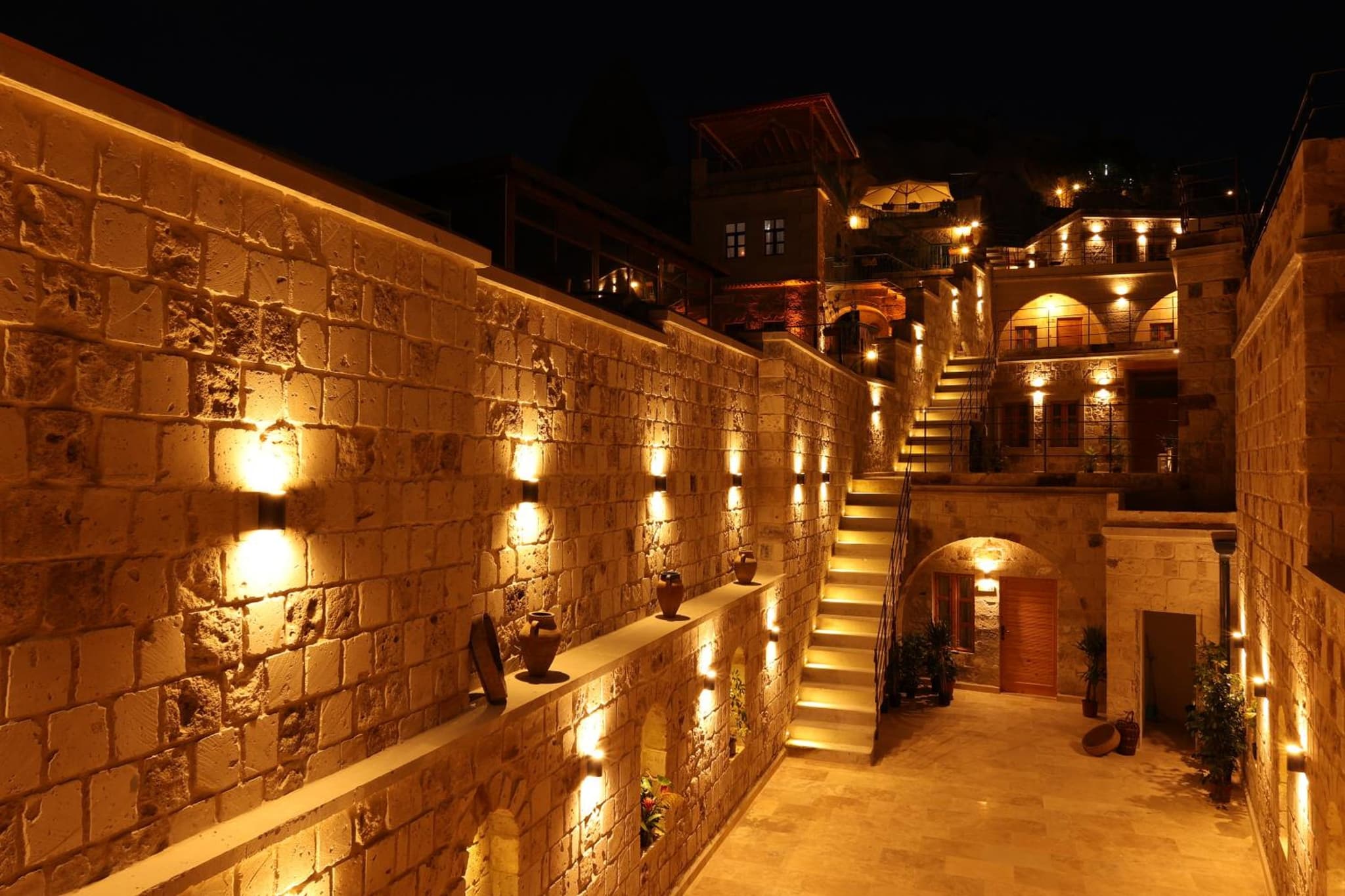 Caverna Hotel Premium Caves olur. - Image 1