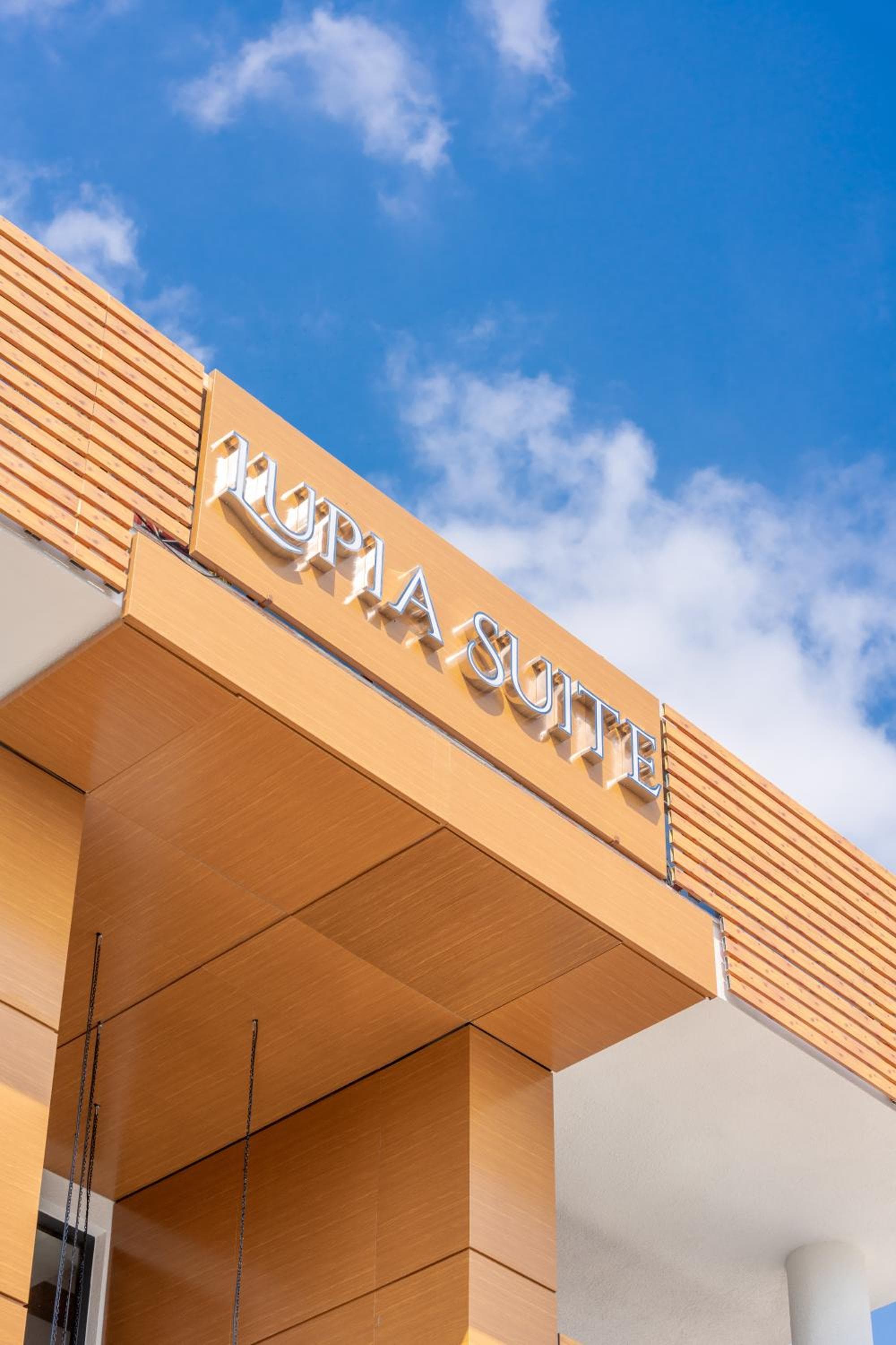 Lupia Süitleri - Image 1