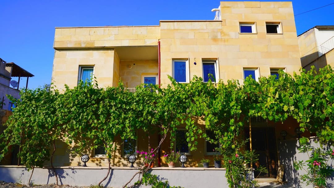 Alpha Stone House fotoğrafı