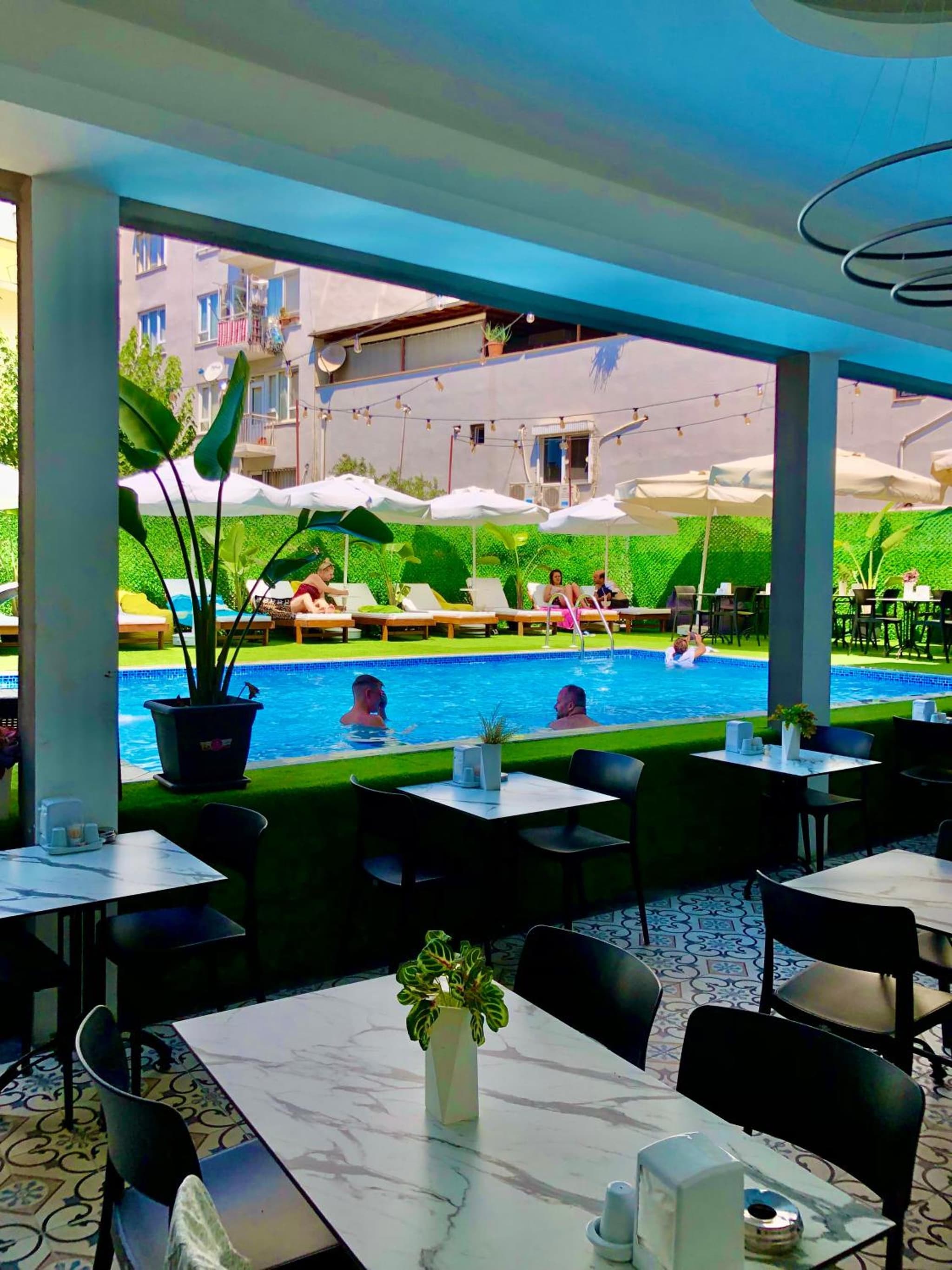 Wolf Of The City Otel - Image 2