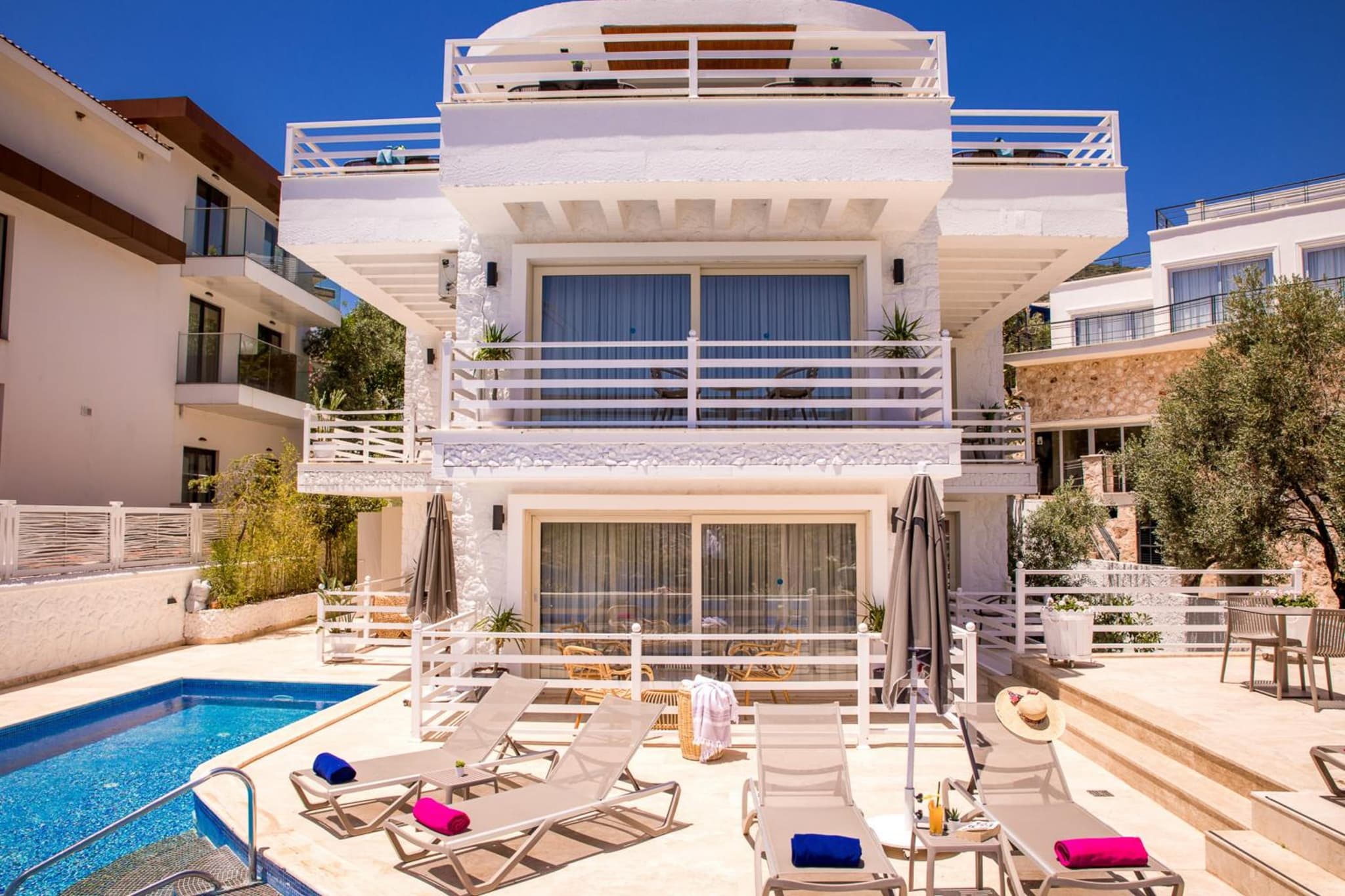 Kalkan Saray Suites Hotel - Image 1