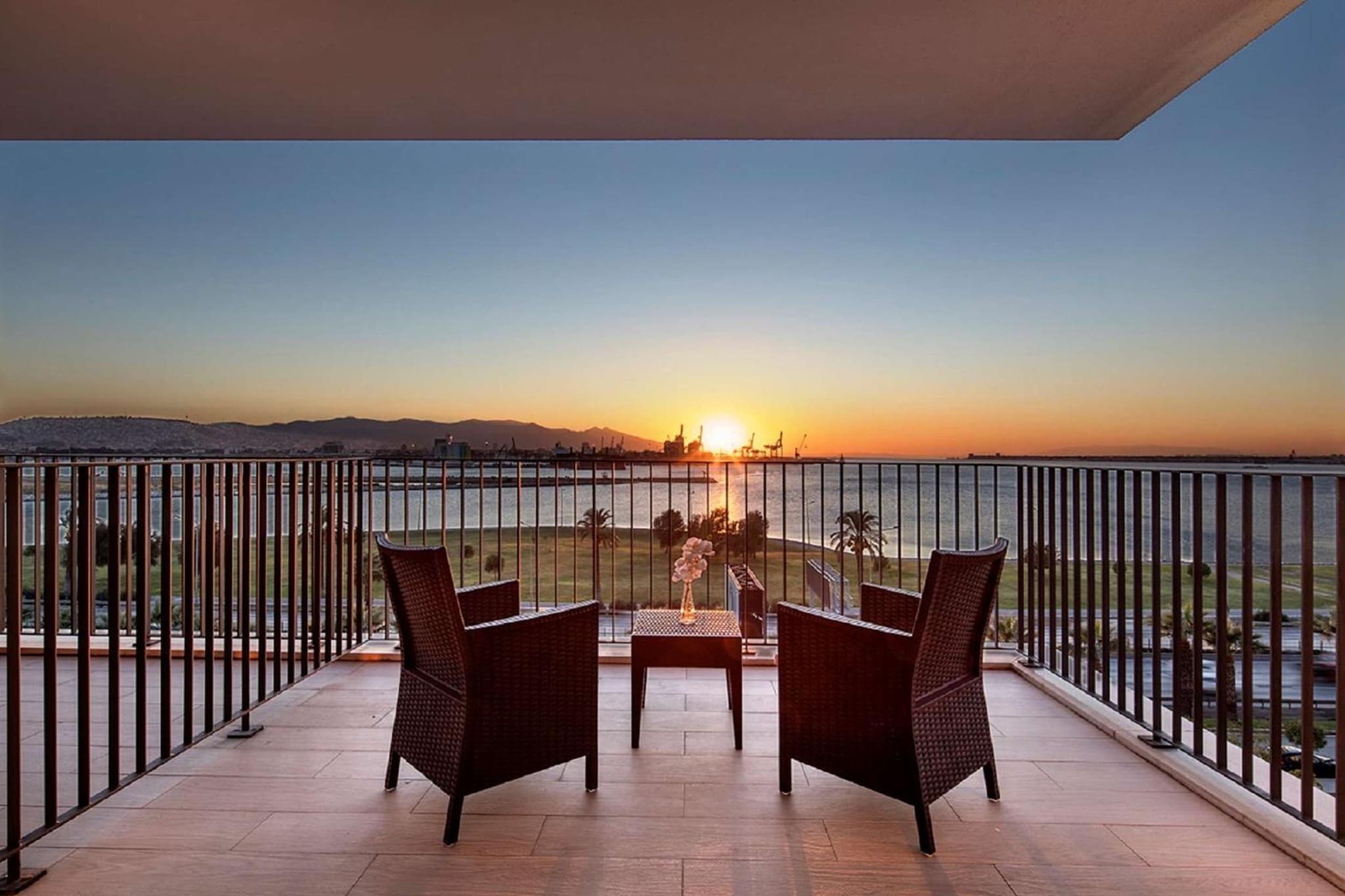 Hilton Garden Inn Izmir Bayrakli - Image 1