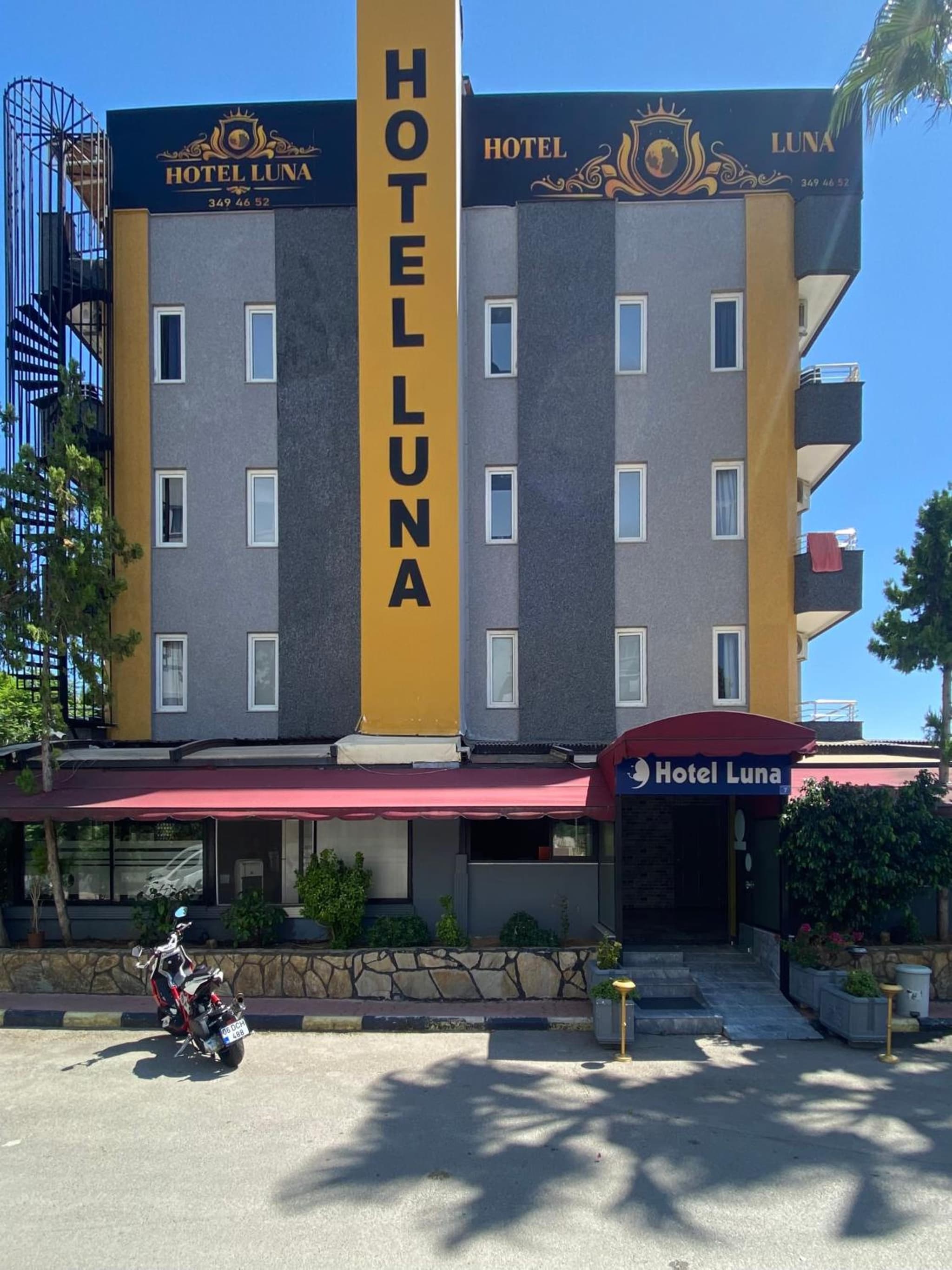 Luna Lara Hotel - Image 1