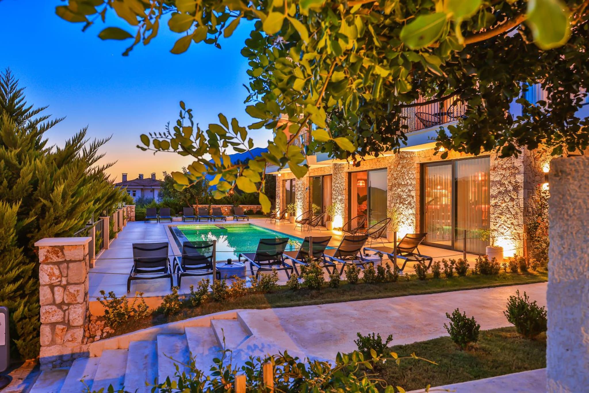 Carruba Boutique Hotel - Image 2