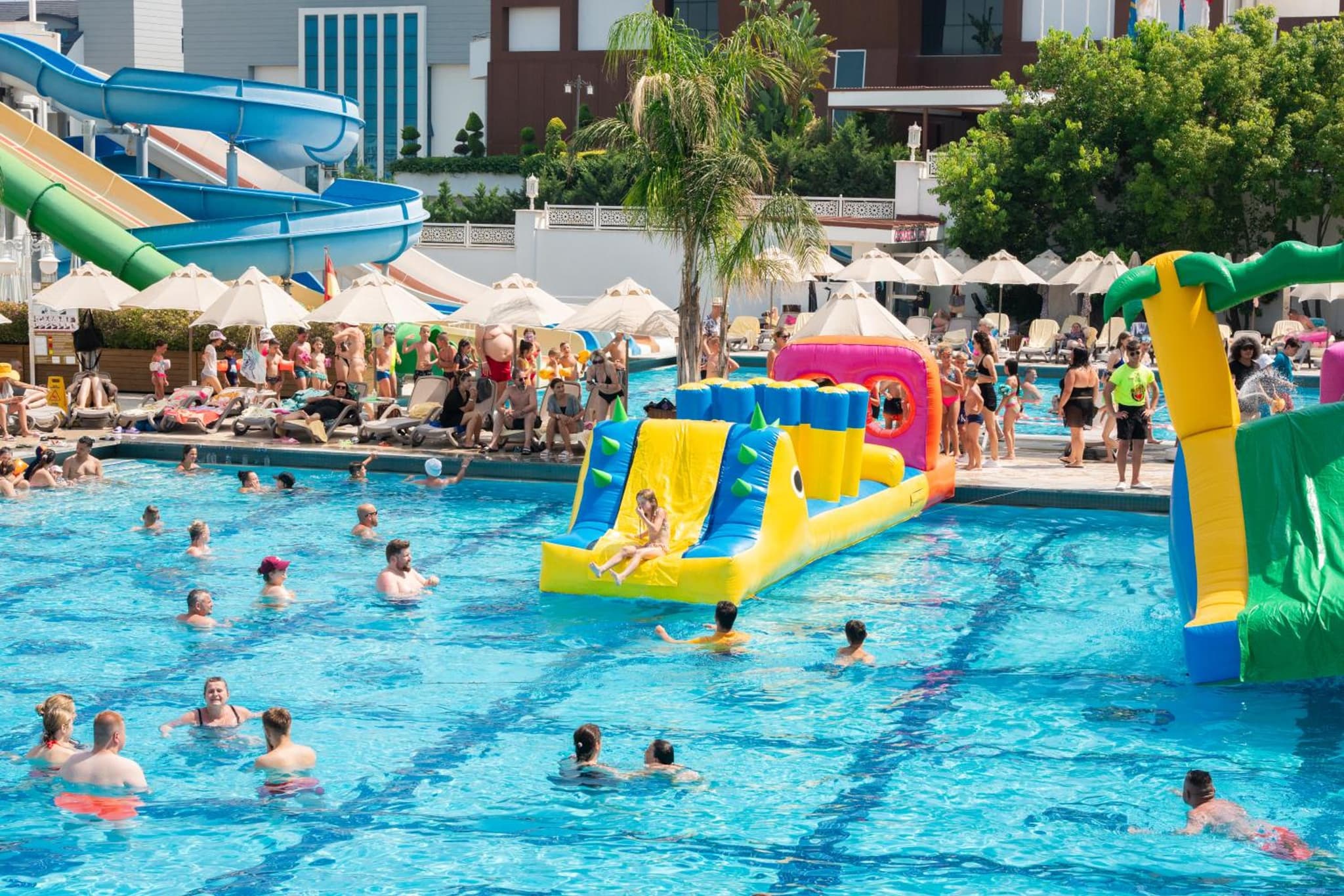 Oz Hotels Side Premium - Image 3