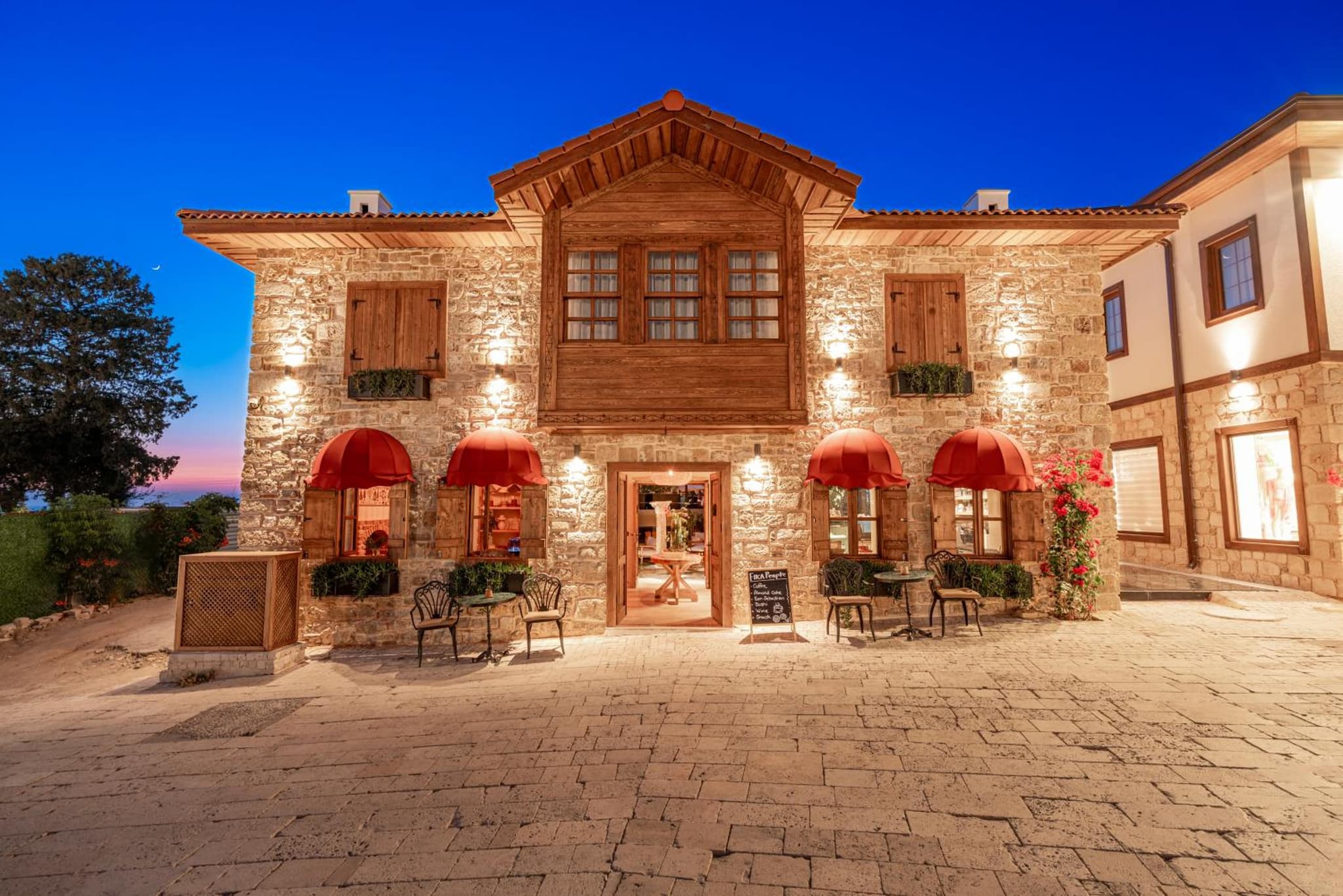 6 ROOMS BY AZUMARE - Image 1