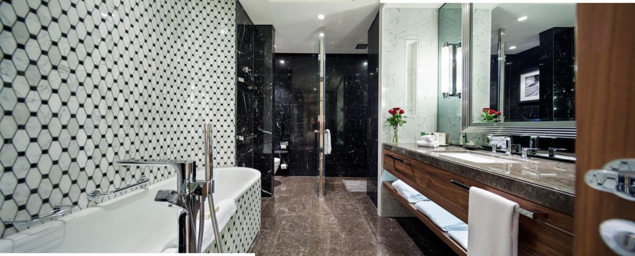 Hilton Istanbul Bomonti - Image 3