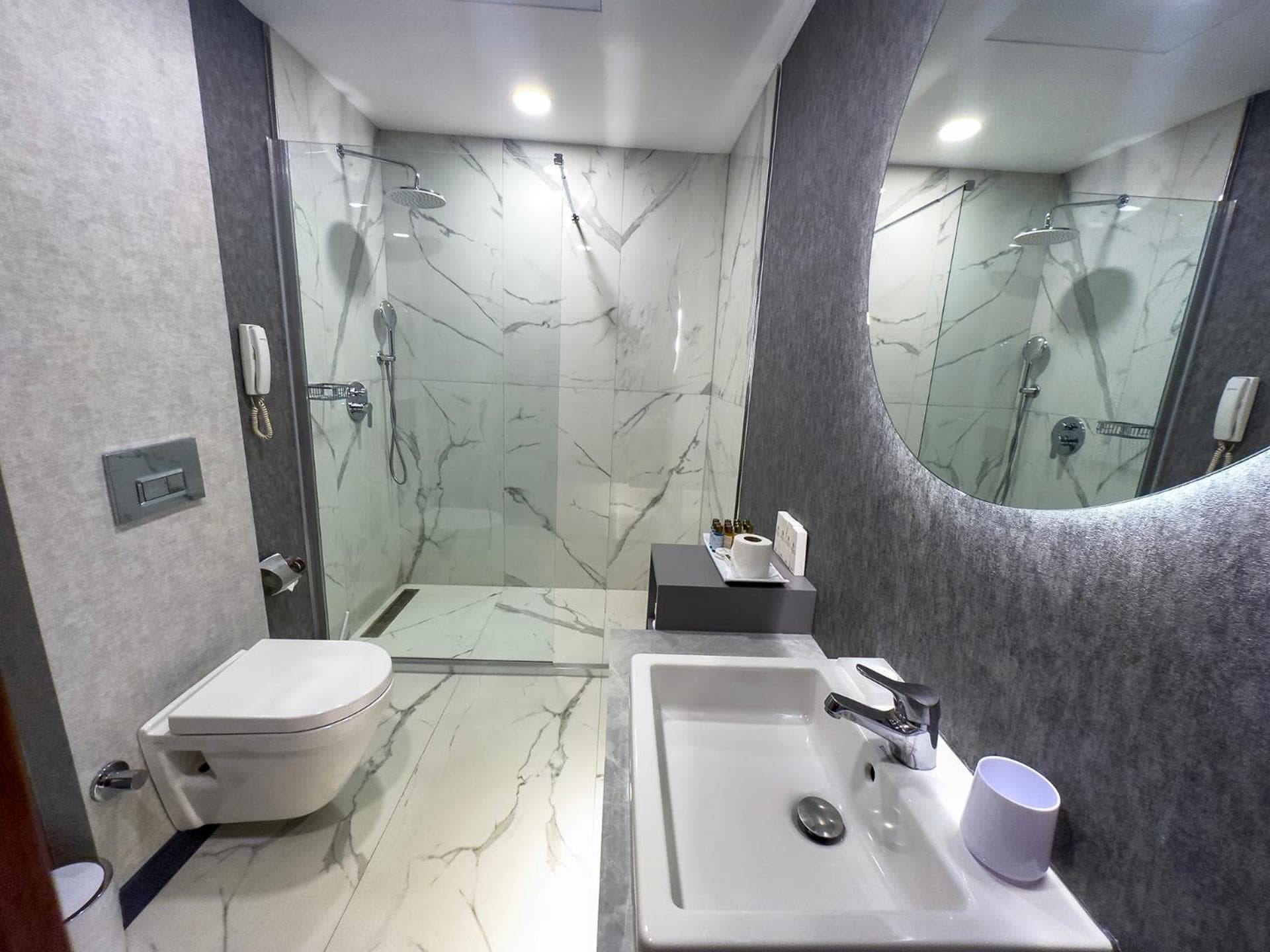 Bilek Istanbul Hotel - Image 4