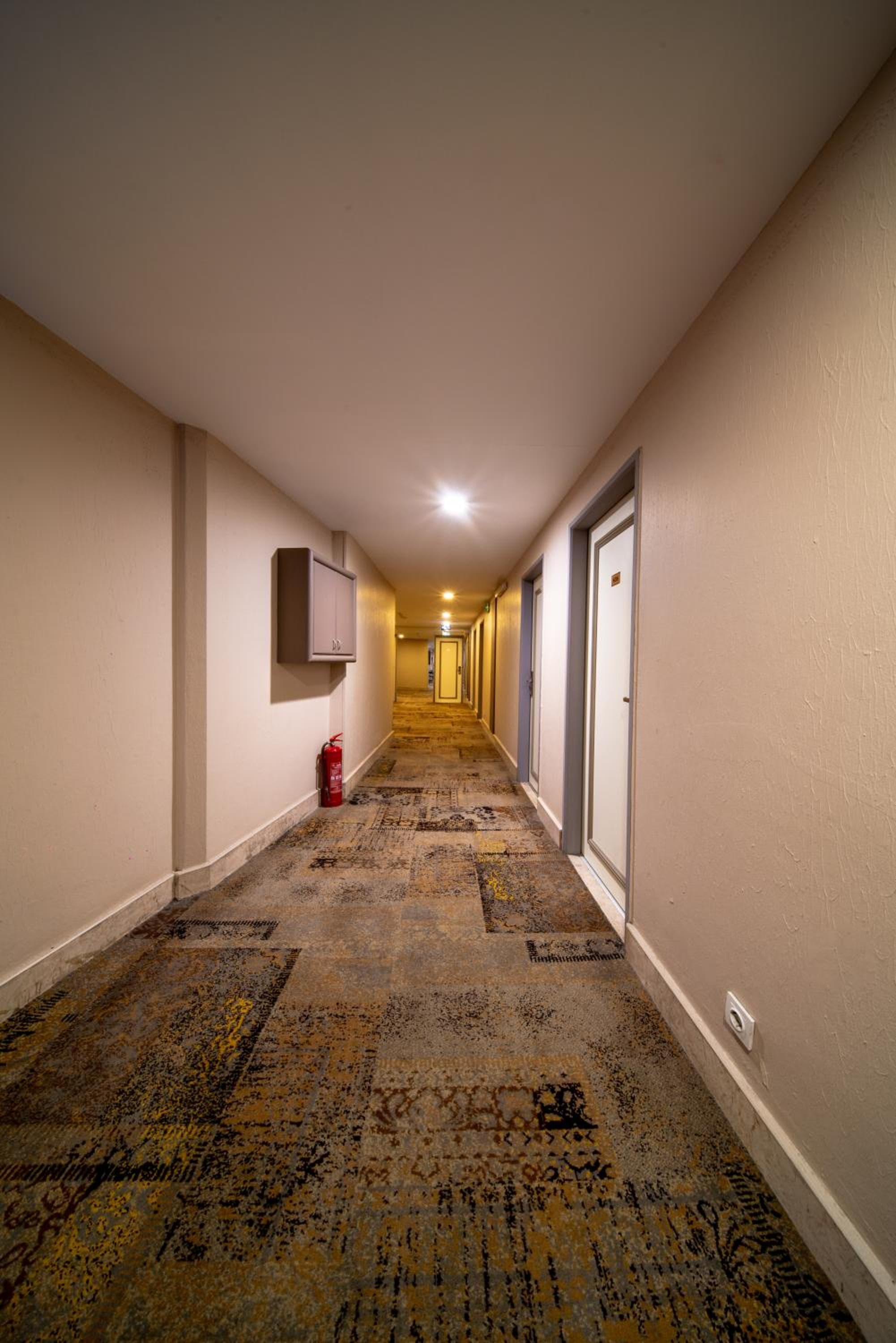 All Seasons Hotel - Image 4