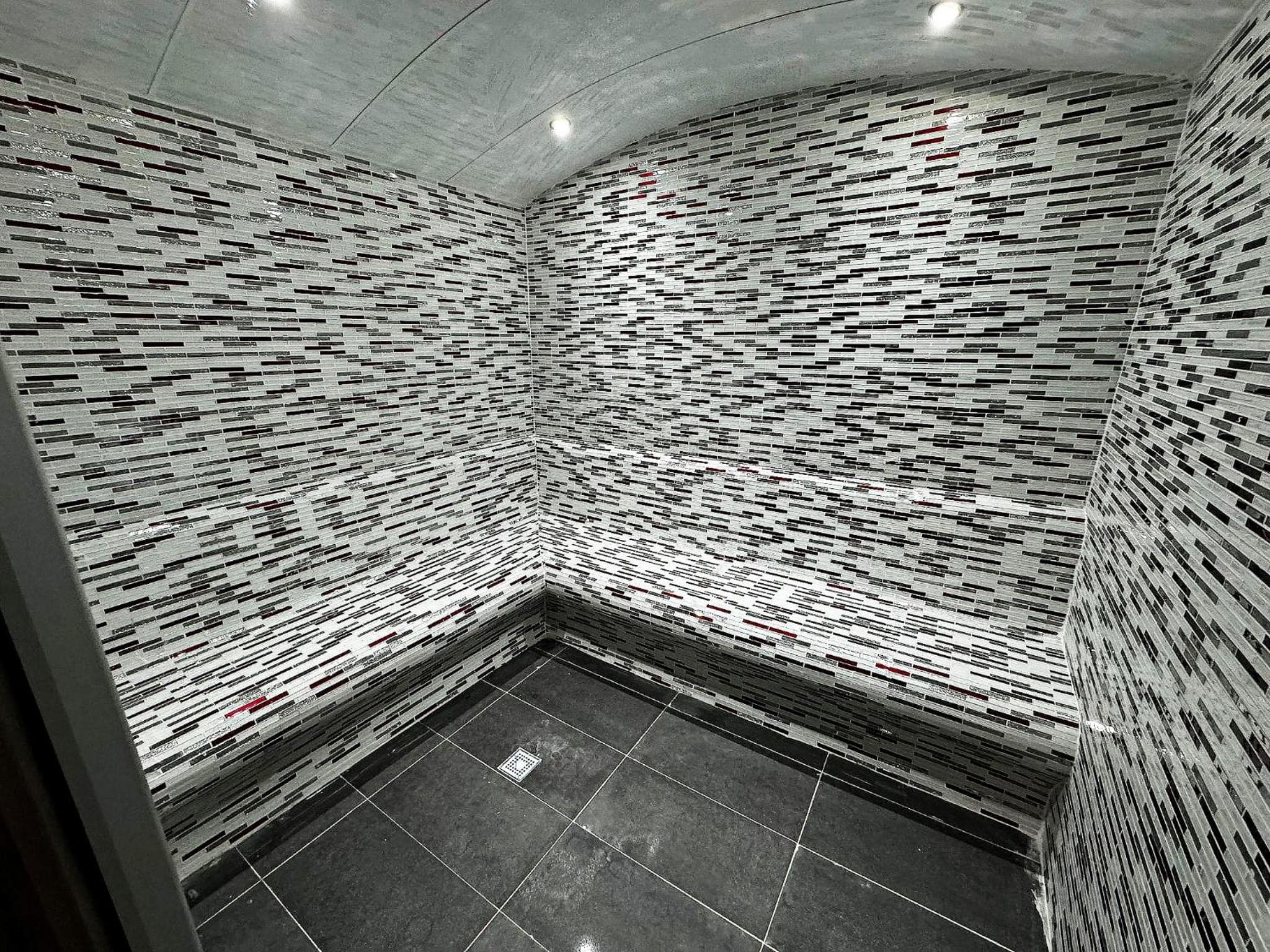 Wolf Of The City Otel - Image 4