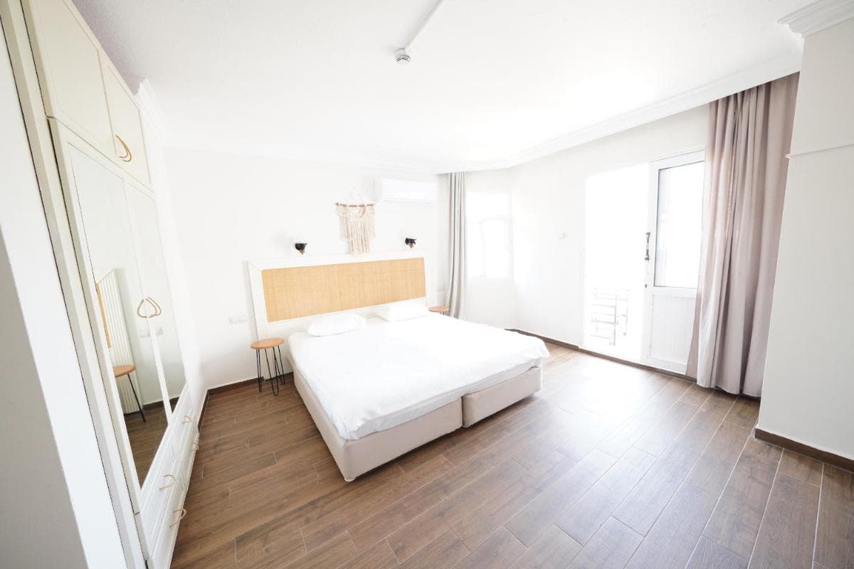 Chillos Beach - Image 1