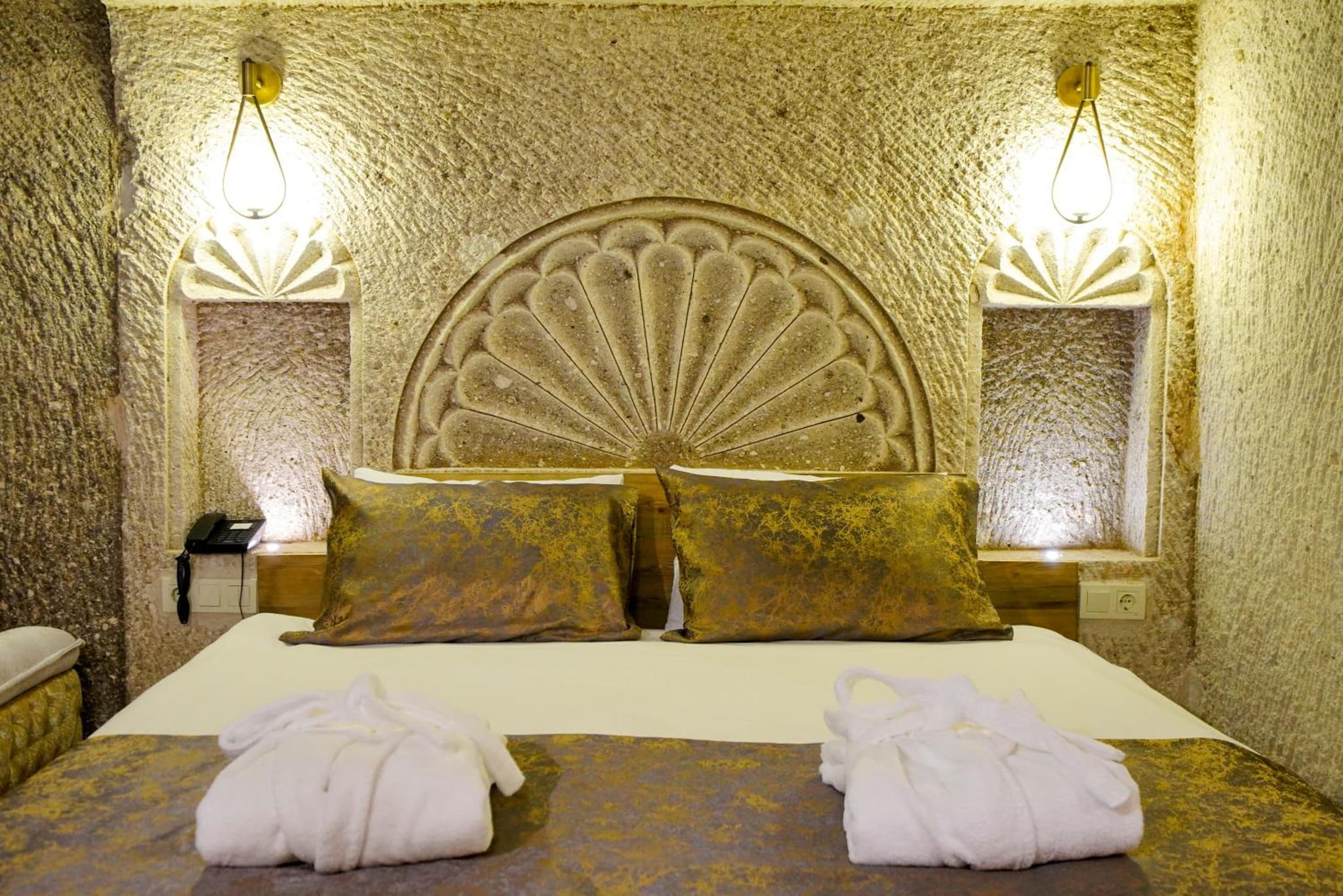 Cave Hotel Saksagan - Image 2