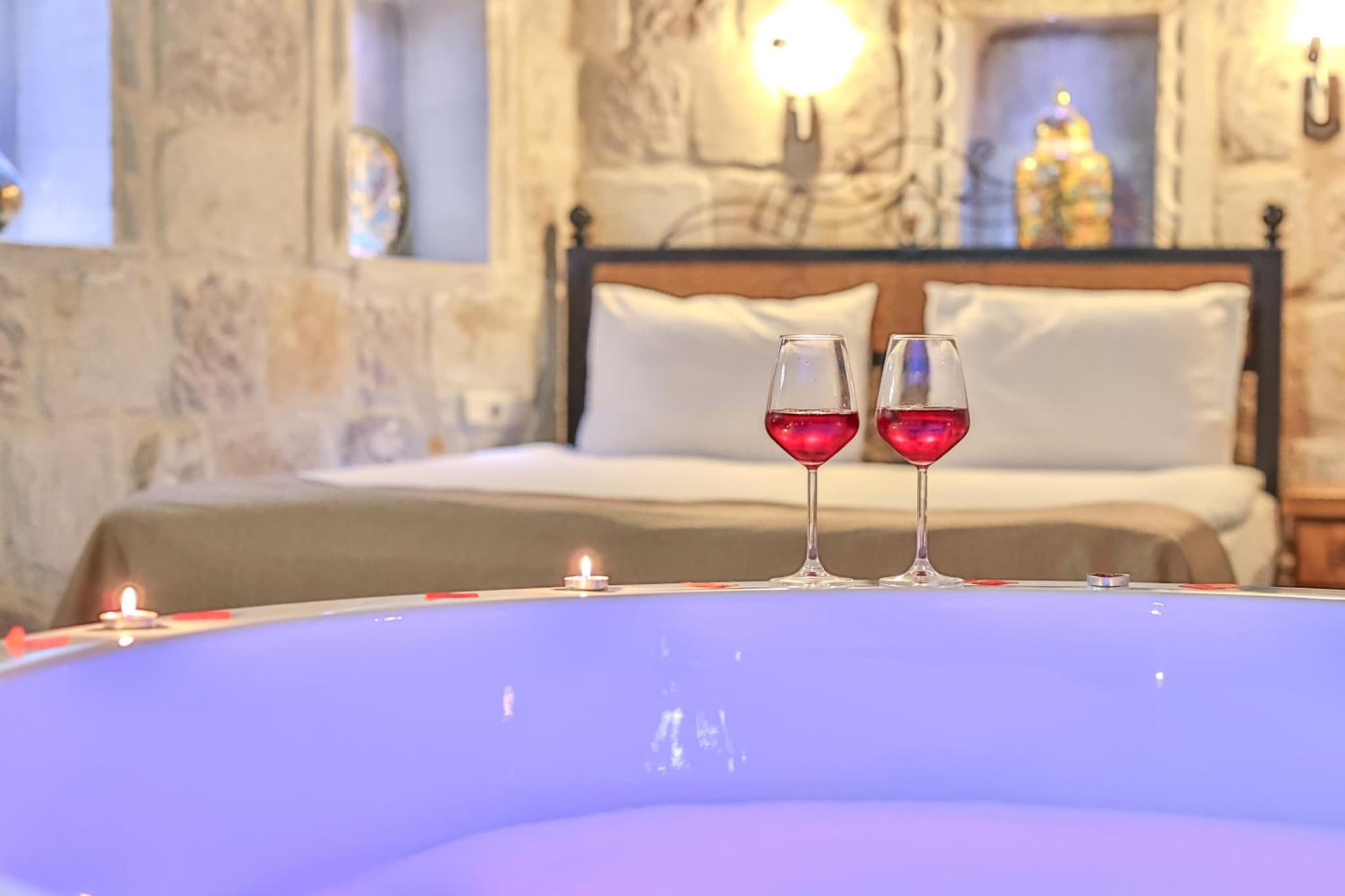 Bedrock Cave Hotel - Image 2