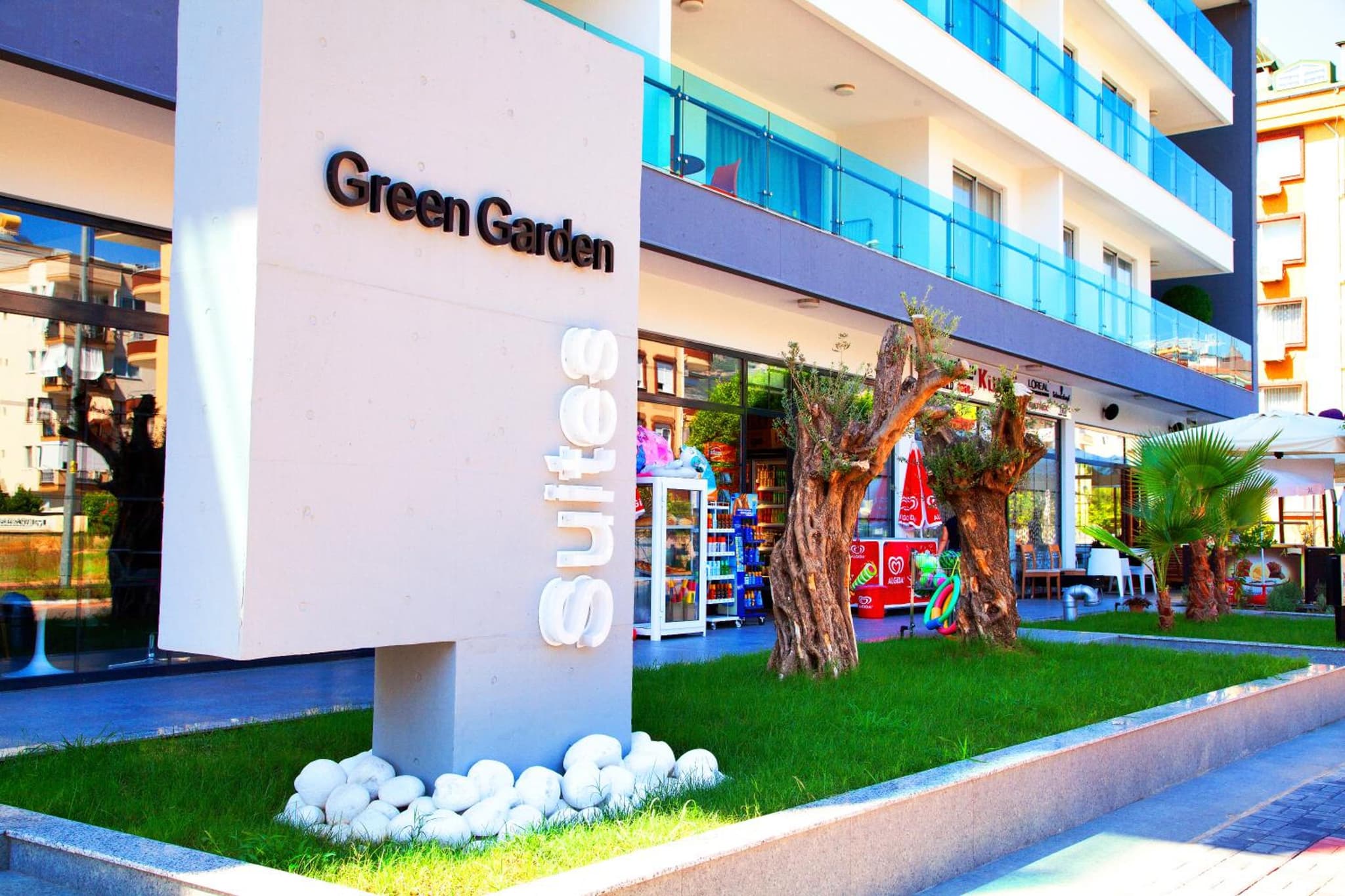 Green Garden Suites Hotel - Image 1
