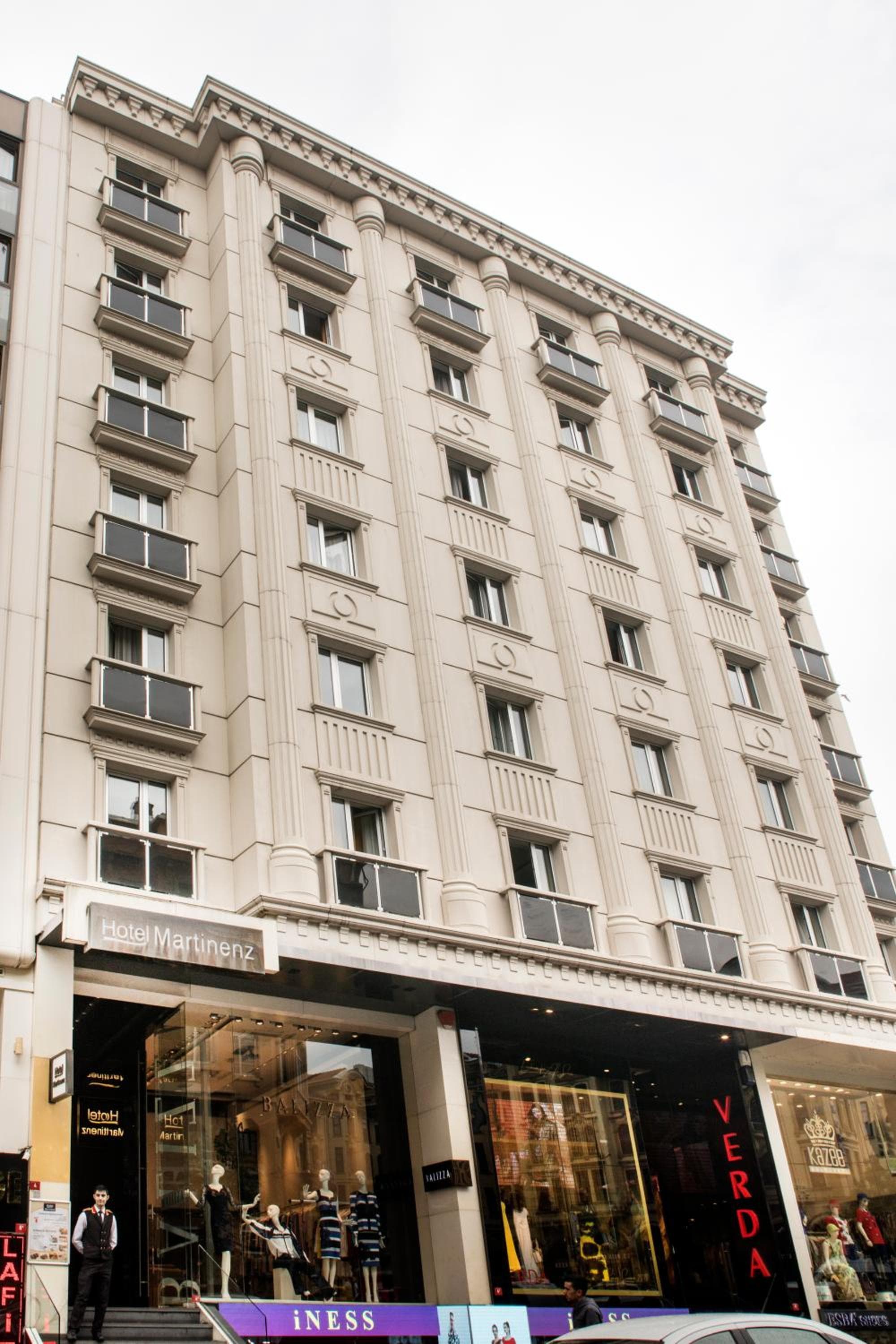 Martinenz Hotel - Image 1