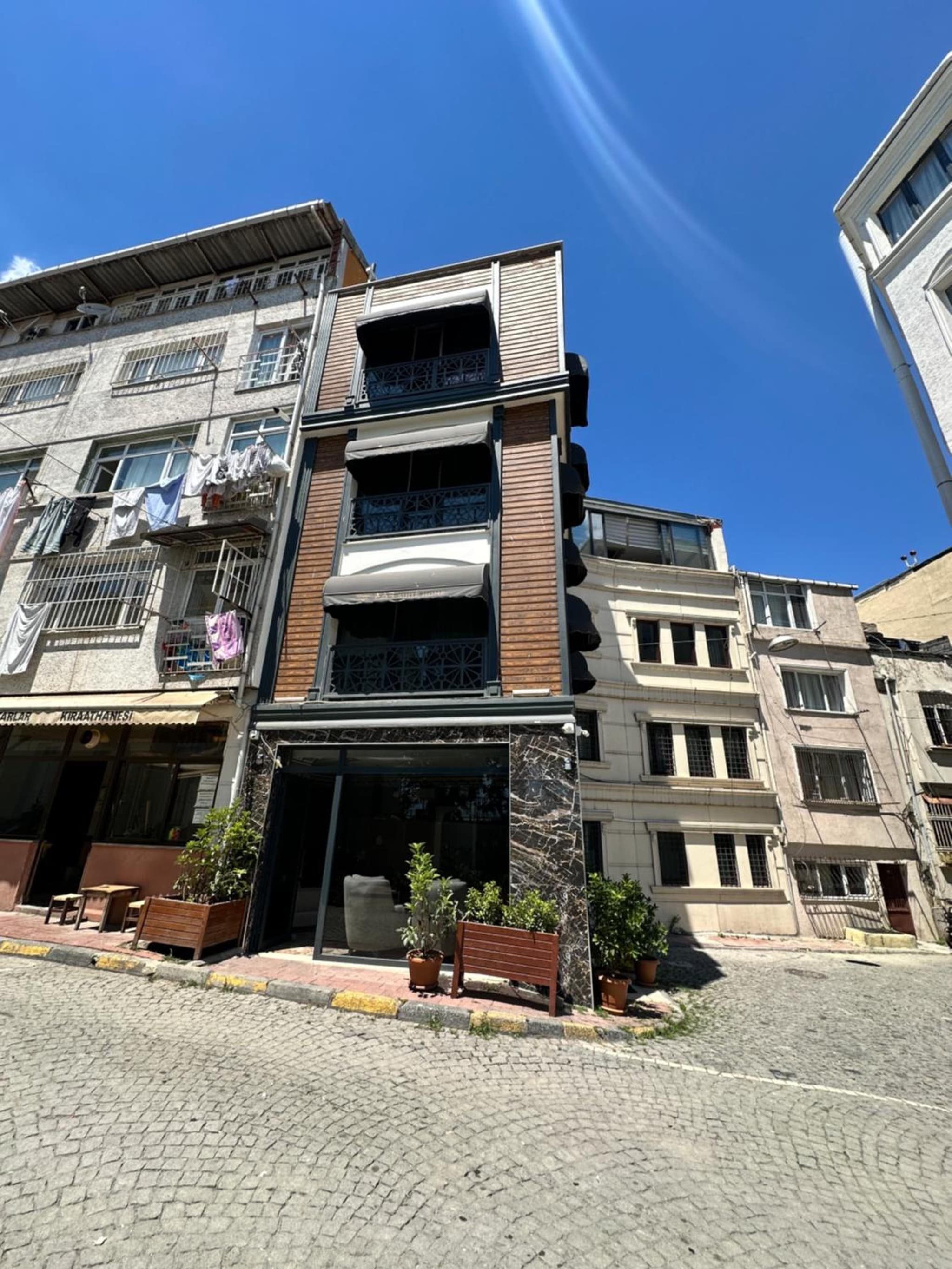 fafsuitehome - Image 1