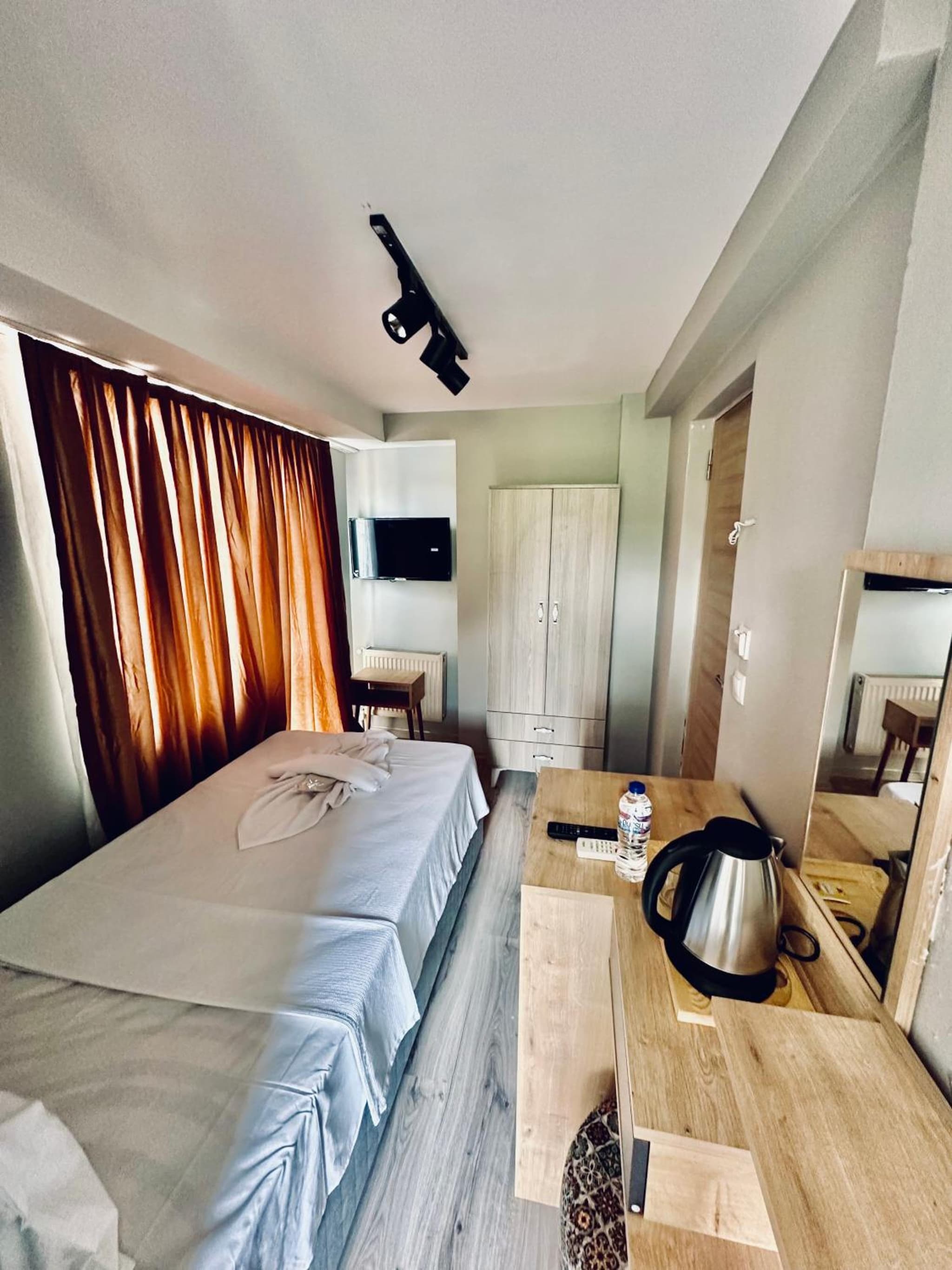 The Hera Gold Hotel - Image 4