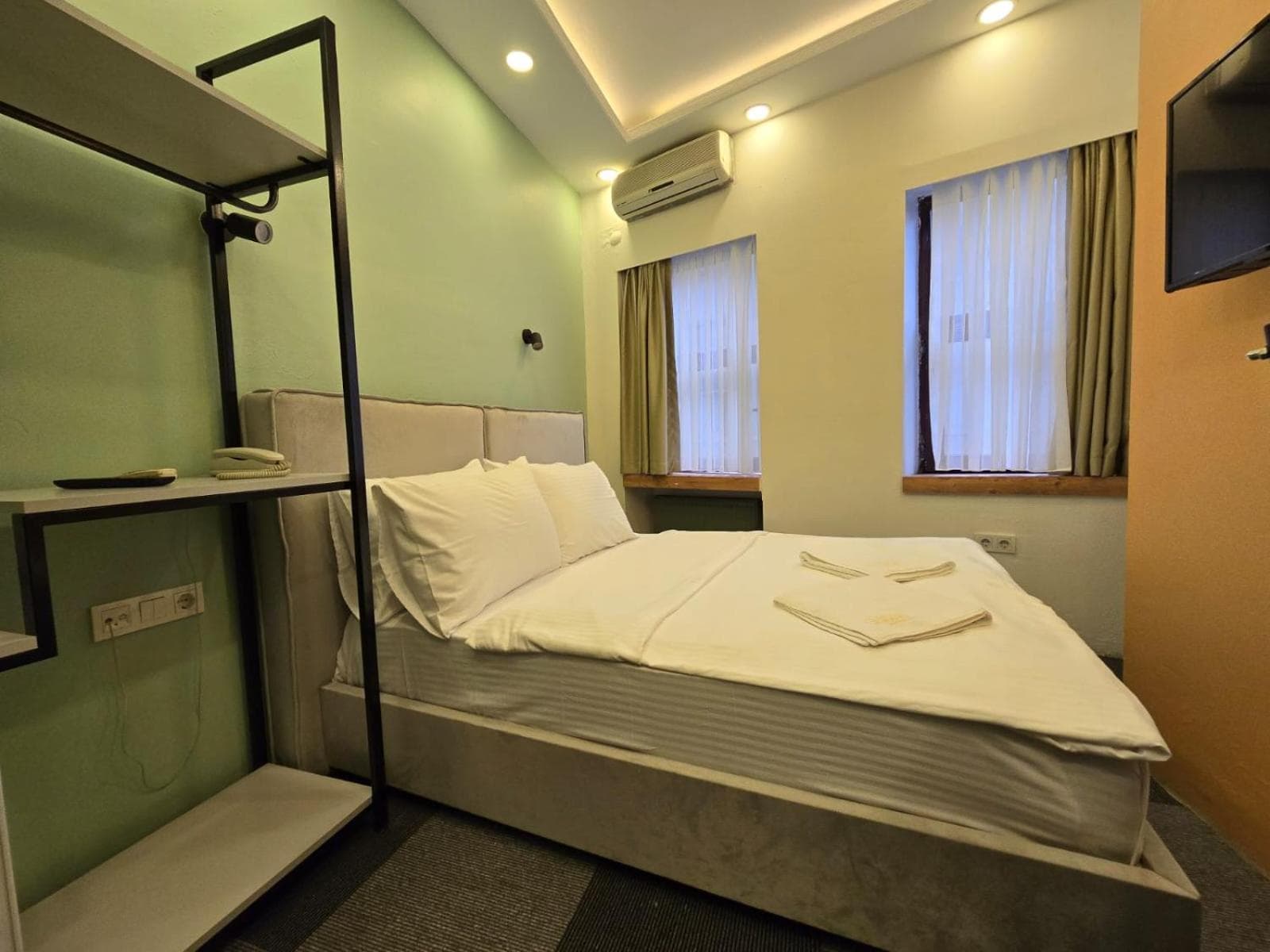 Grand Rafinn Boutique Hotel - Image 4