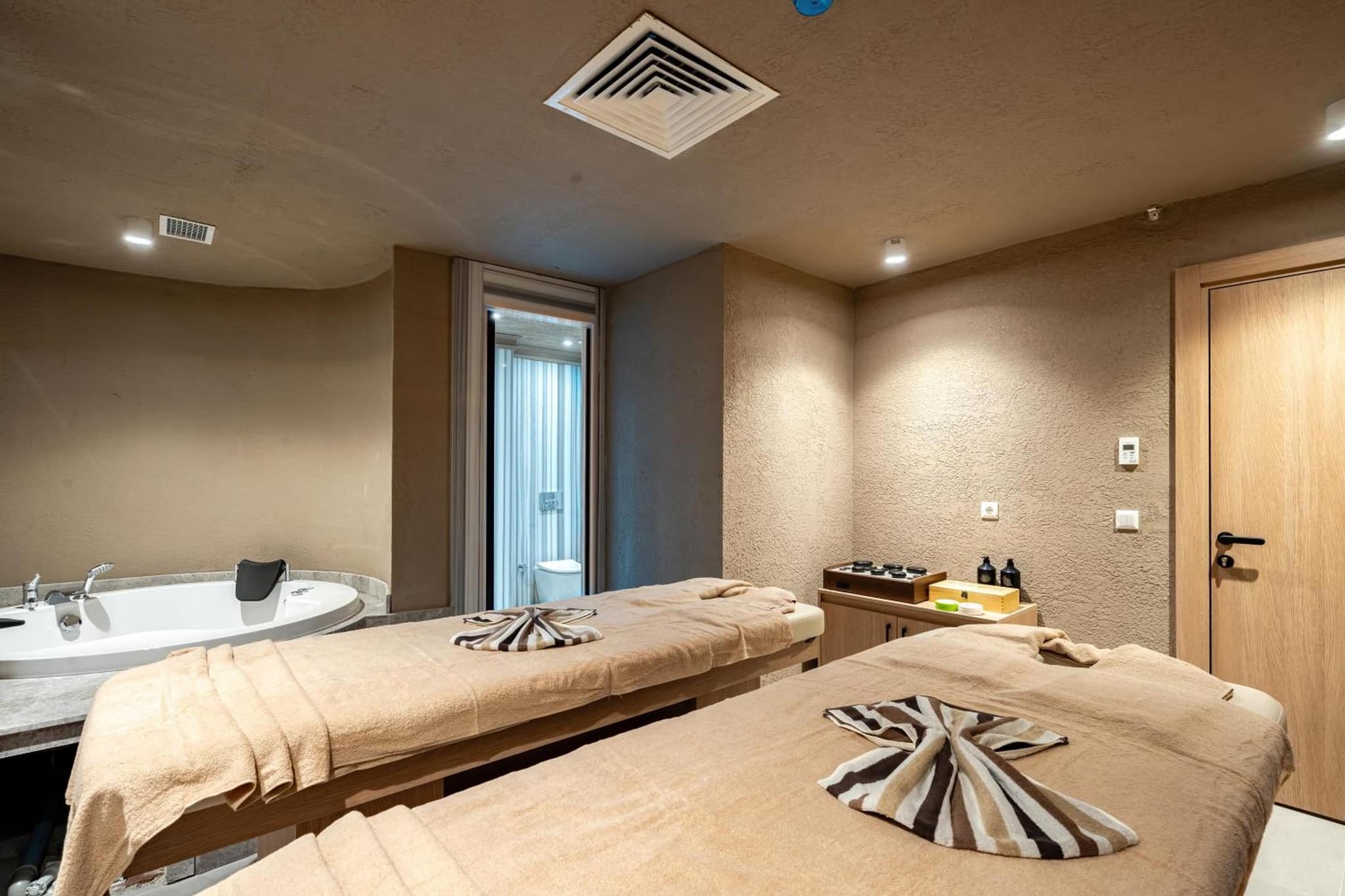 Awen Lara Hotel - Image 3