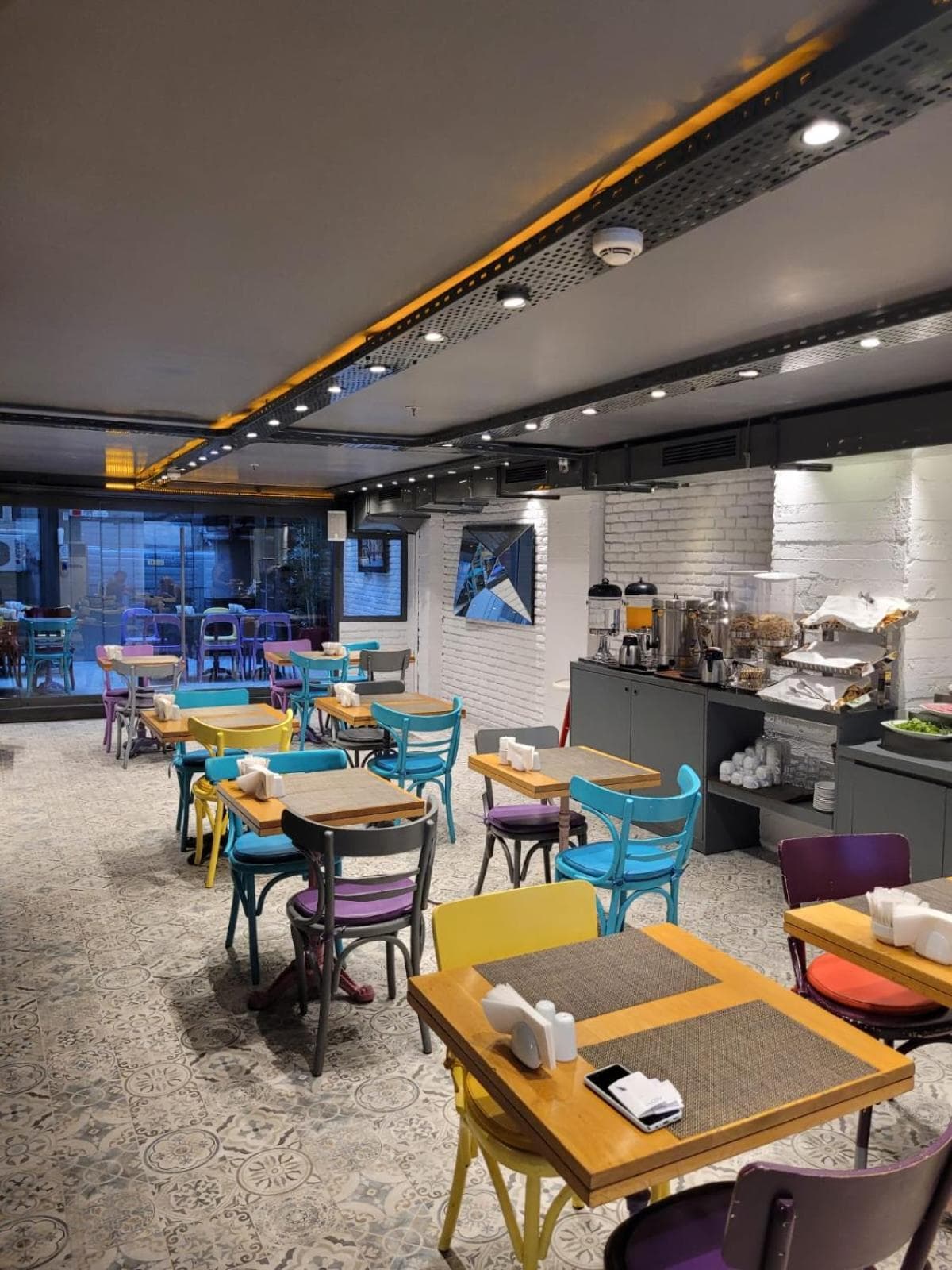 Tulip City Hotel - Image 4