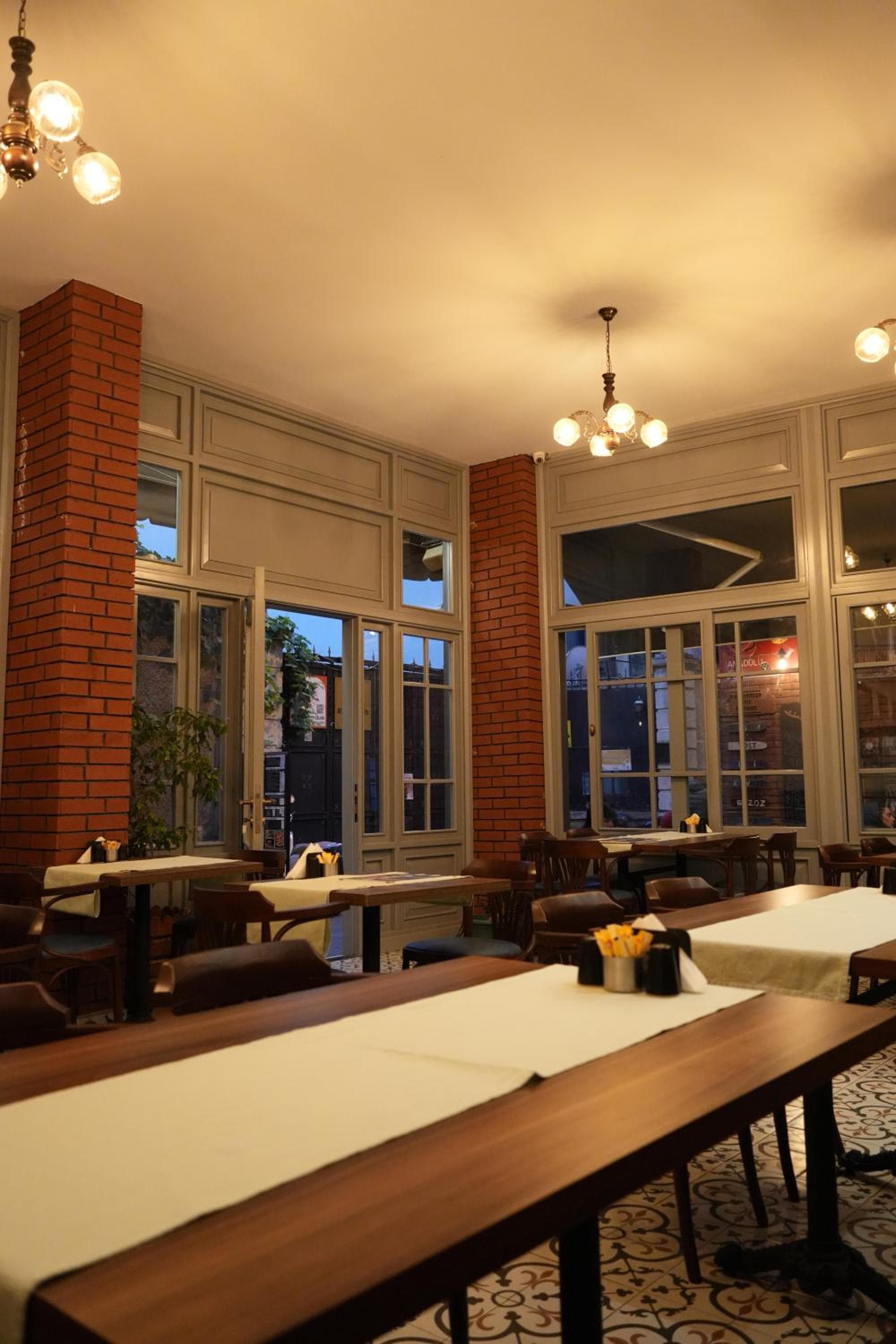 madame roza - Image 1