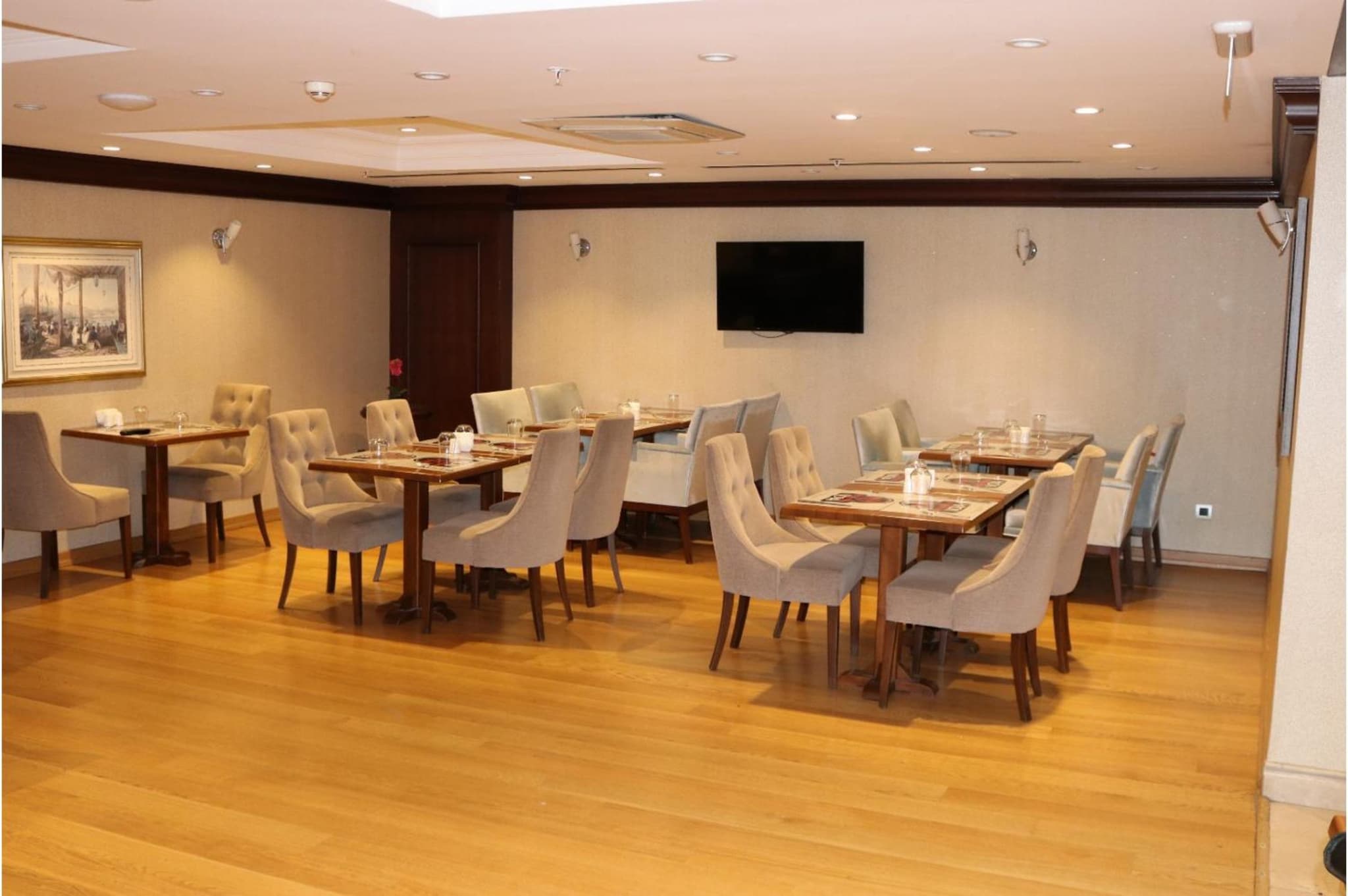 Crestium Taksim Prive & Spa - Image 4