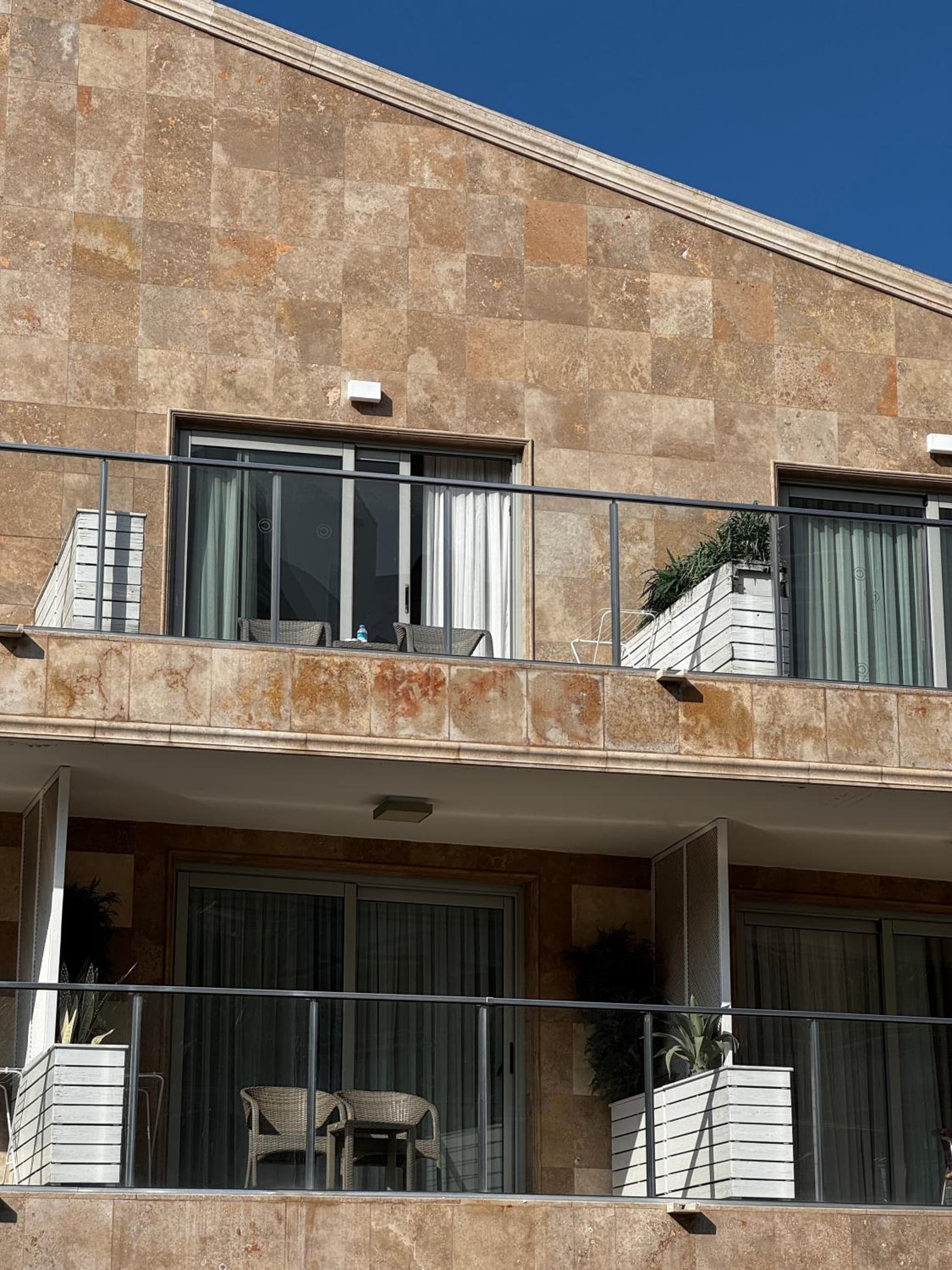 Charisma De Luxe Hotel - Image 2