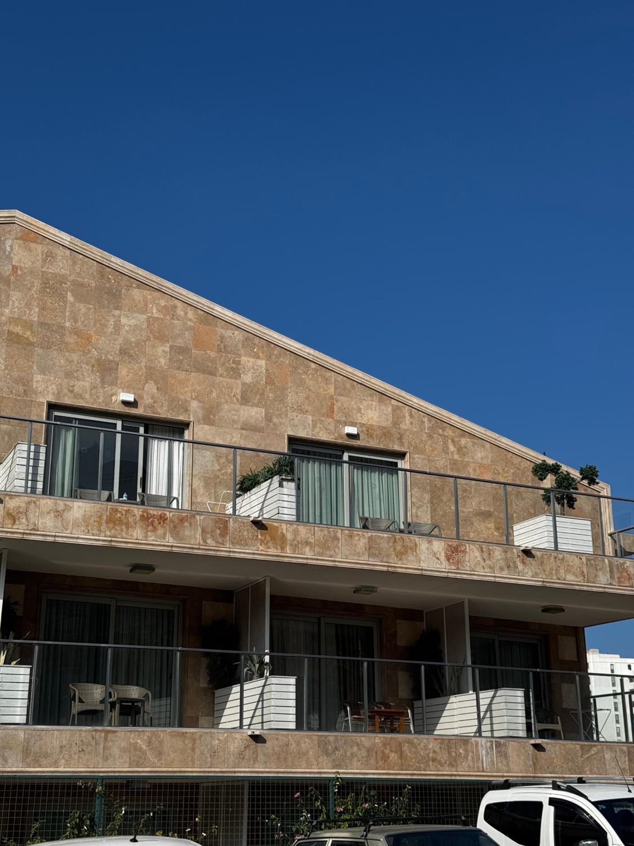 Charisma De Luxe Hotel - Image 3