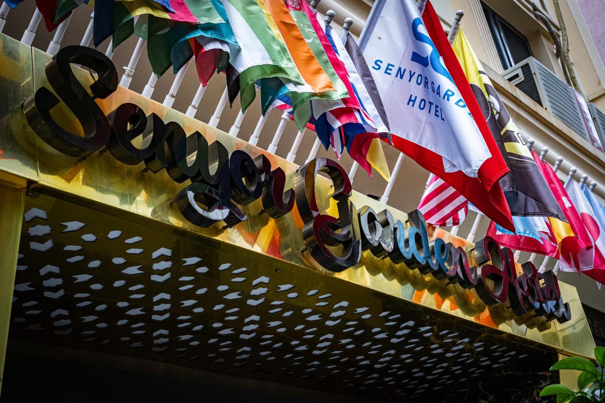 SENYOR GARDEN HOTEL - Image 1