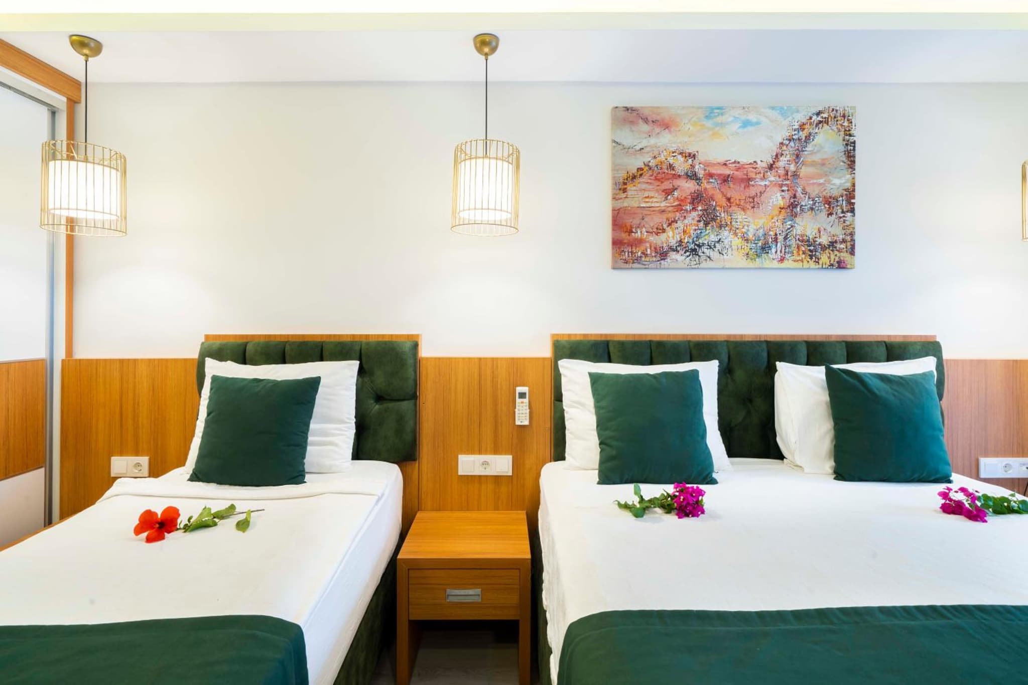 Mogons Exclusive Hotel - Image 1