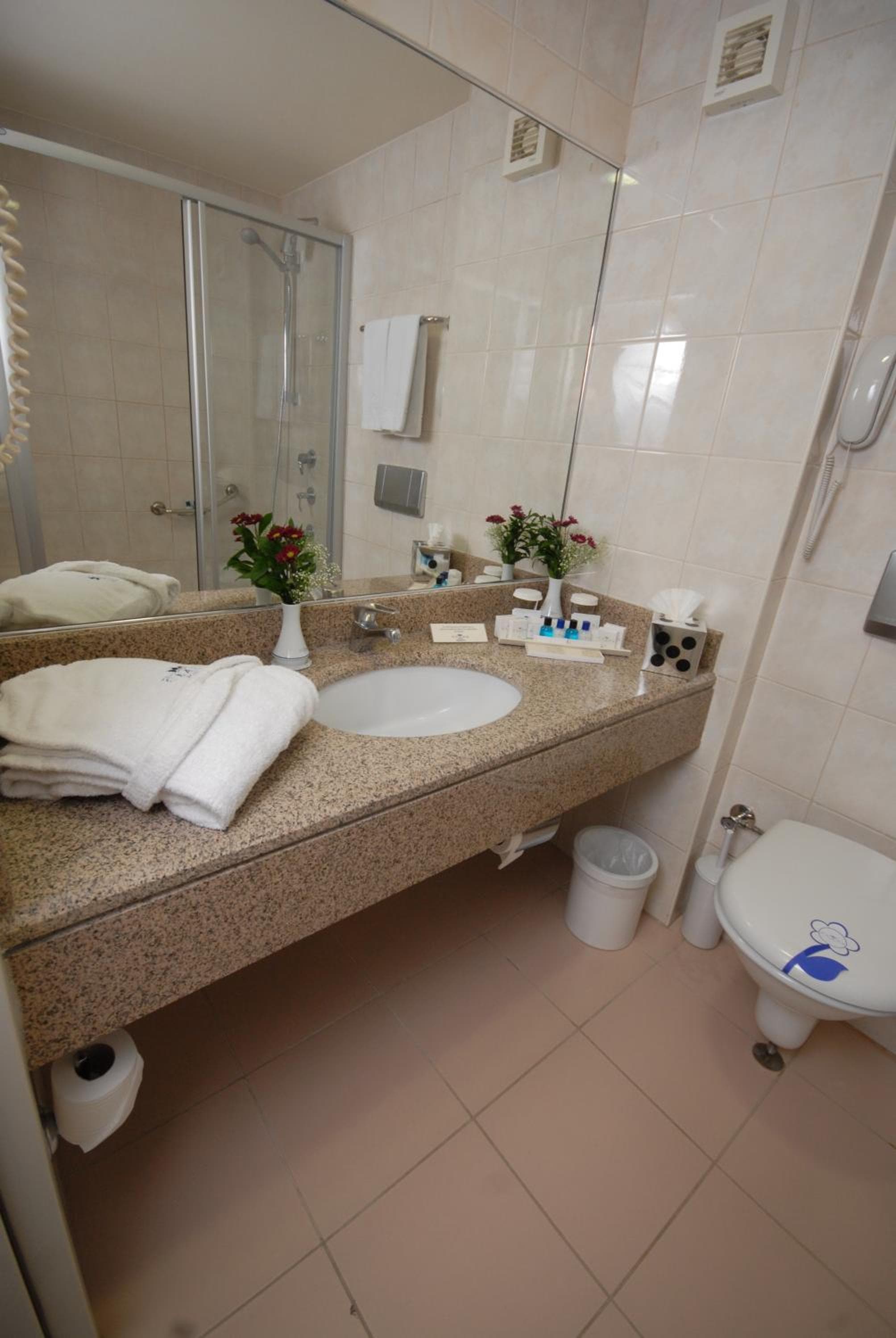 Class Hotel - Image 4